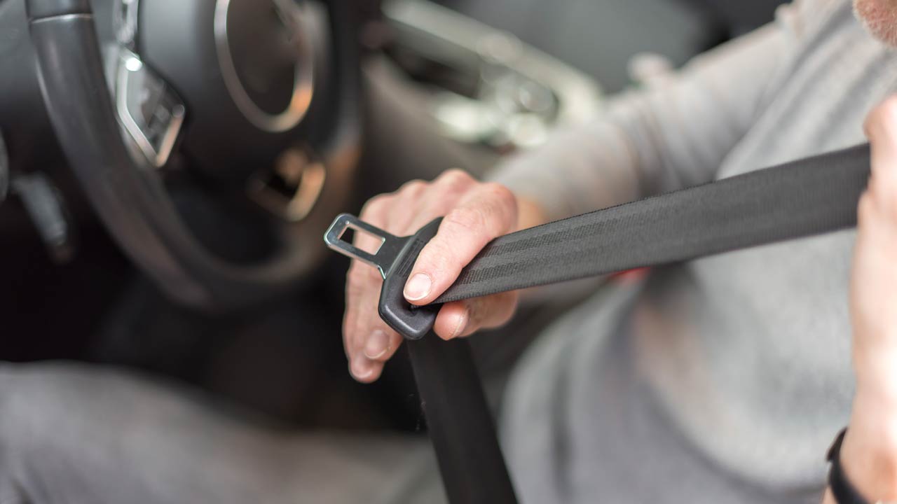 Cinturones de seguridad: determinar si se usaban correctamente en