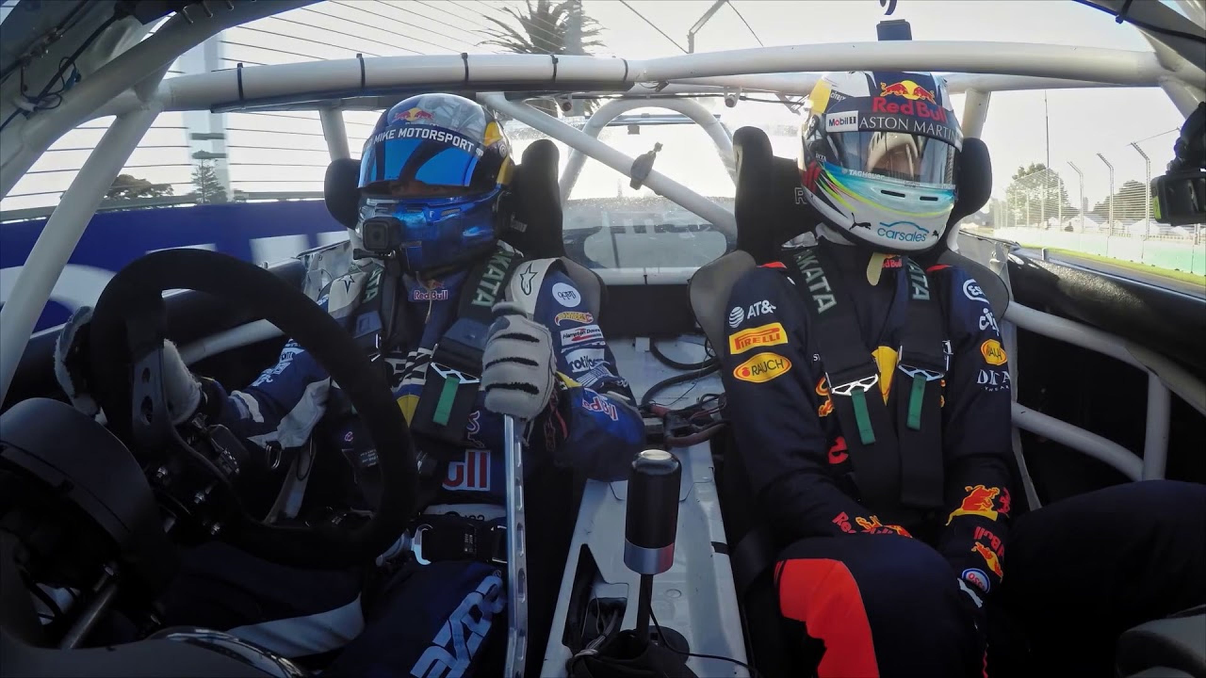 Mad Mike y Ricciardo