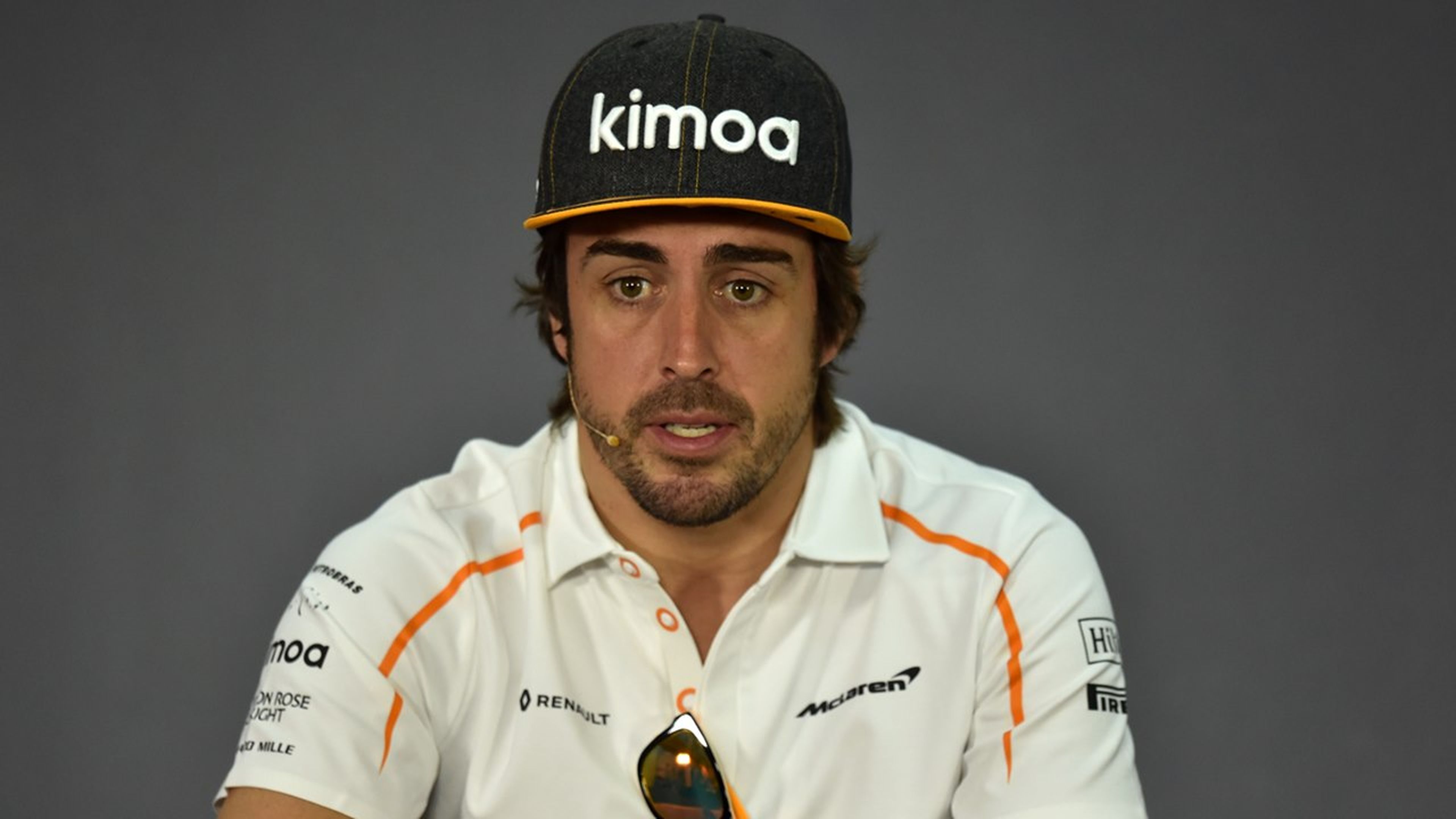 Fernando Alonso en la rueda de prensa de Bahrein