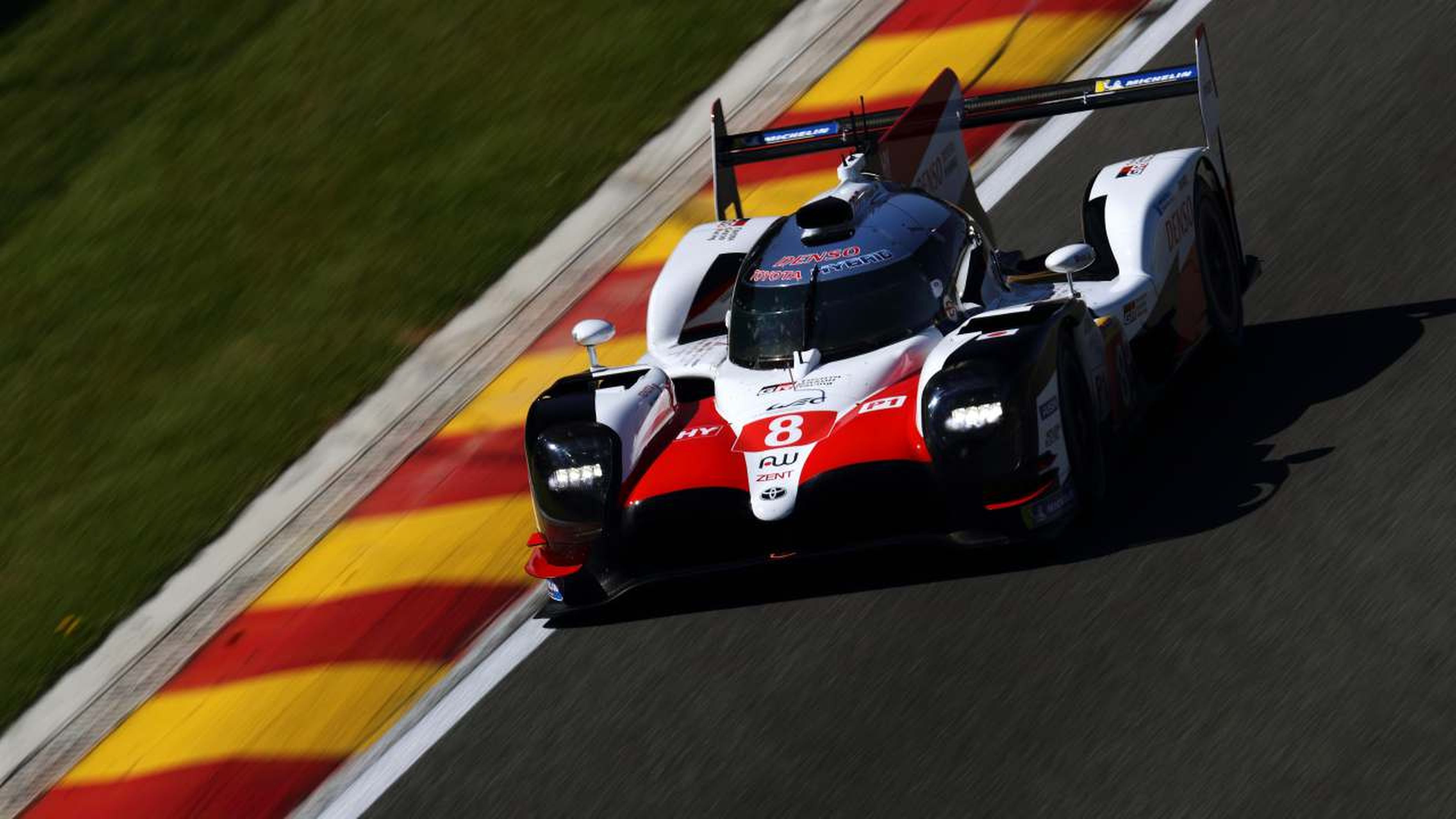 Alonso gana en el WEC Toyota