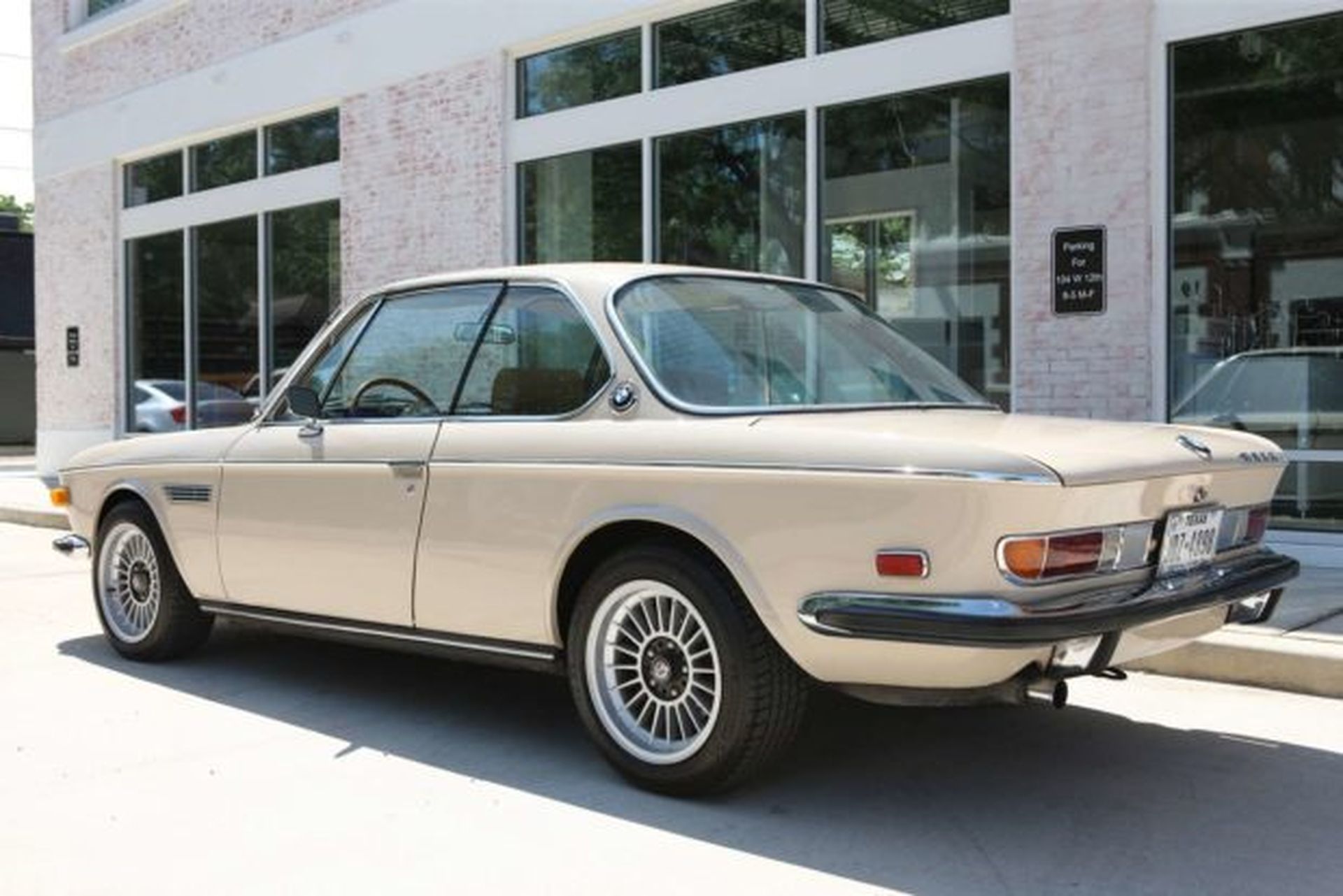 BMW 2800CS de 1971 completamente restaurado