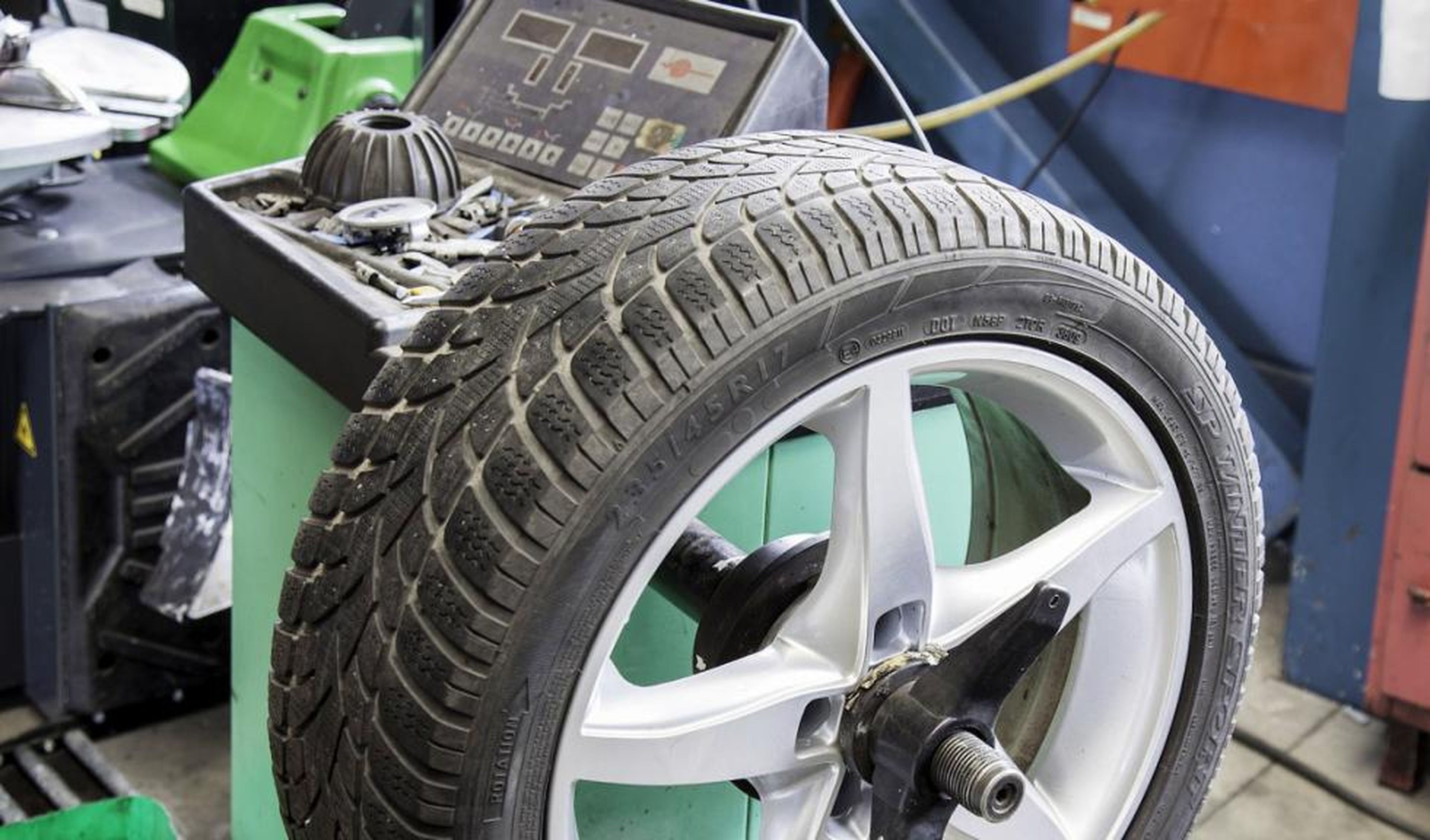 Cambio de neumáticos: cinco consejos imprescindibles