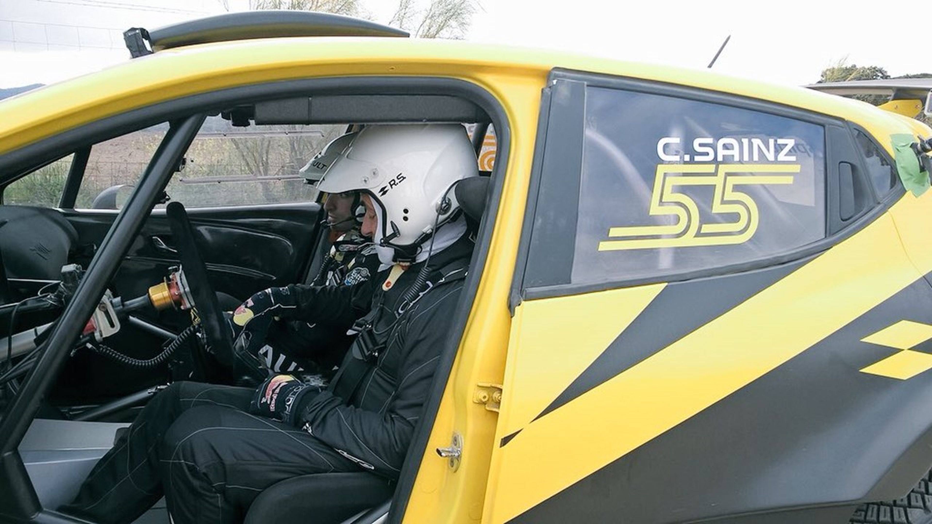 Carlos Sainz con el Renault de Rallys