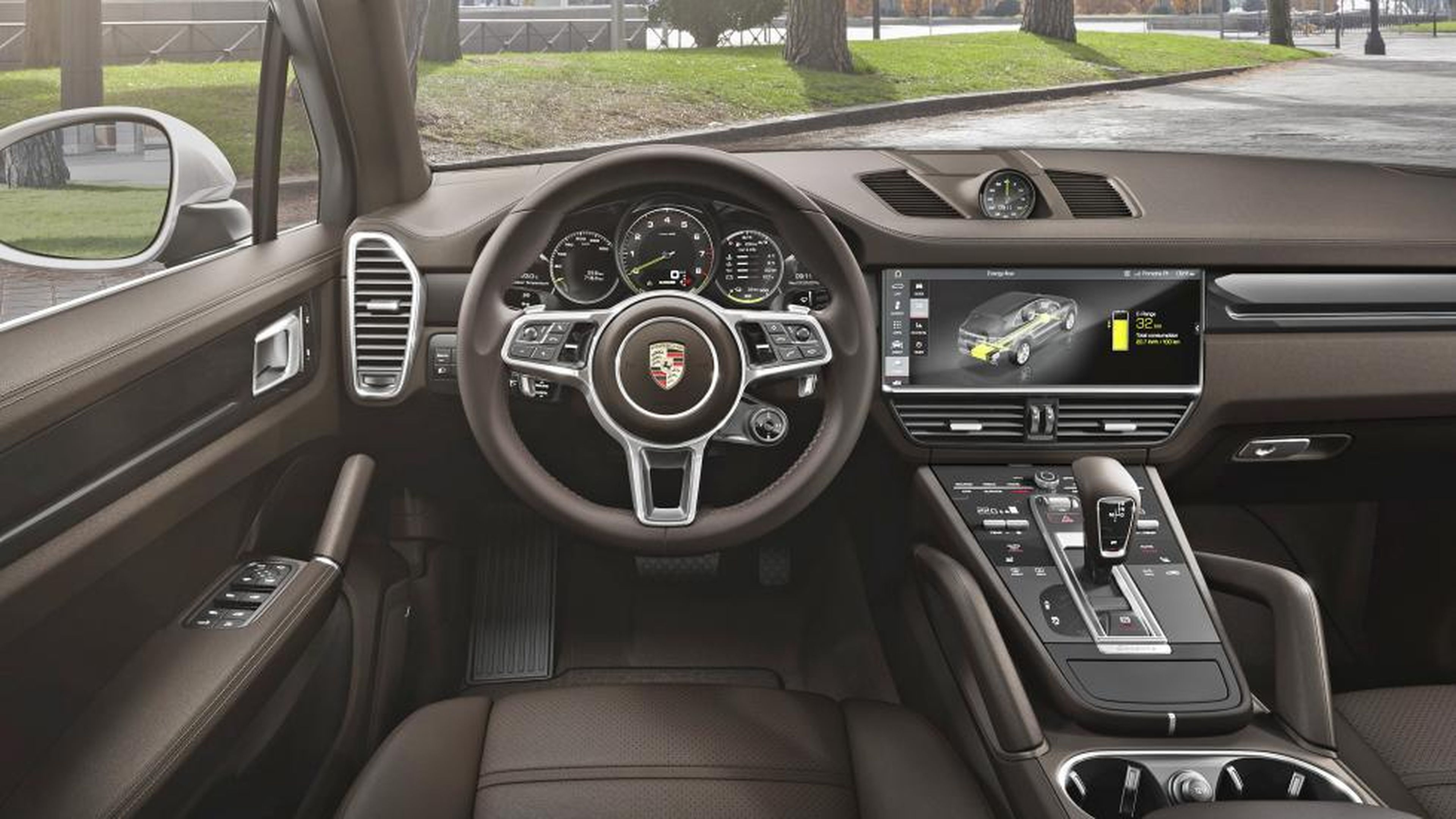 Porsche Cayenne E-Hybrid 2018 (interior)