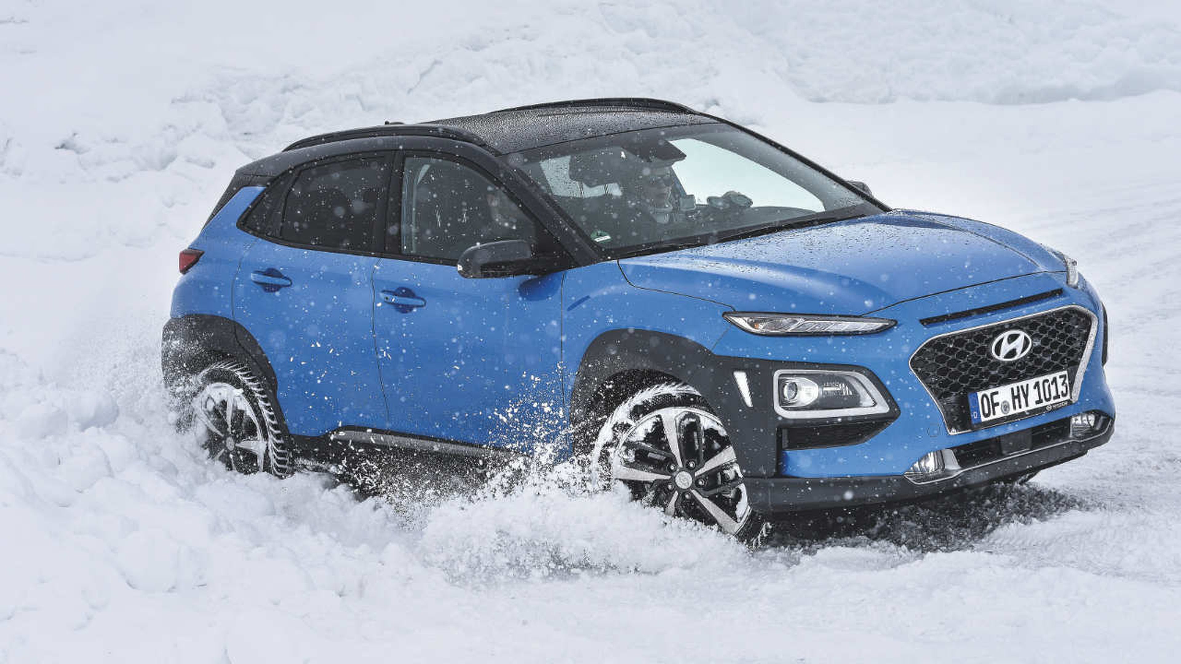 Tres Hyundai Kona a prueba en la nieve