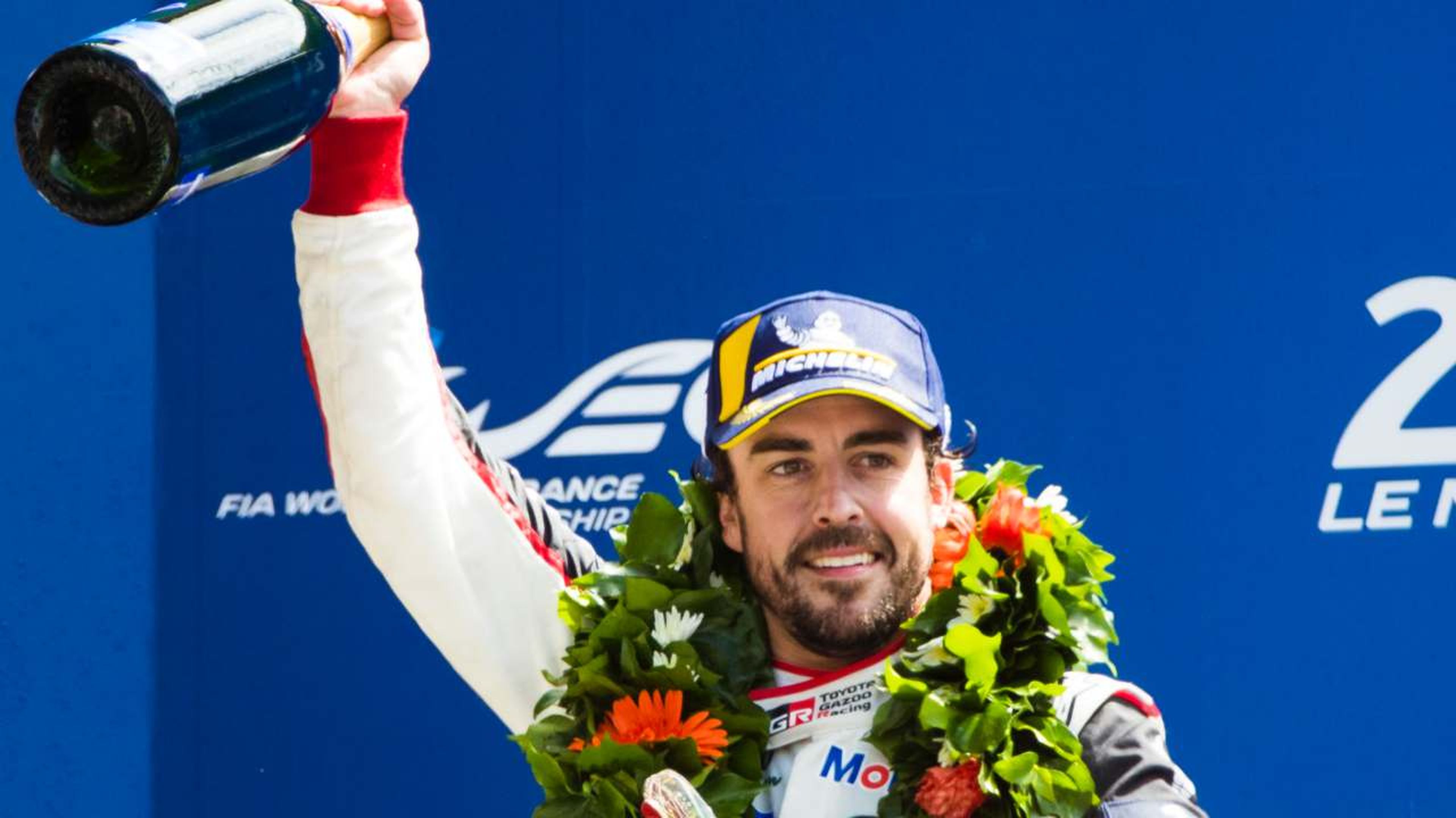 Alonso, en el podio de Le Mans