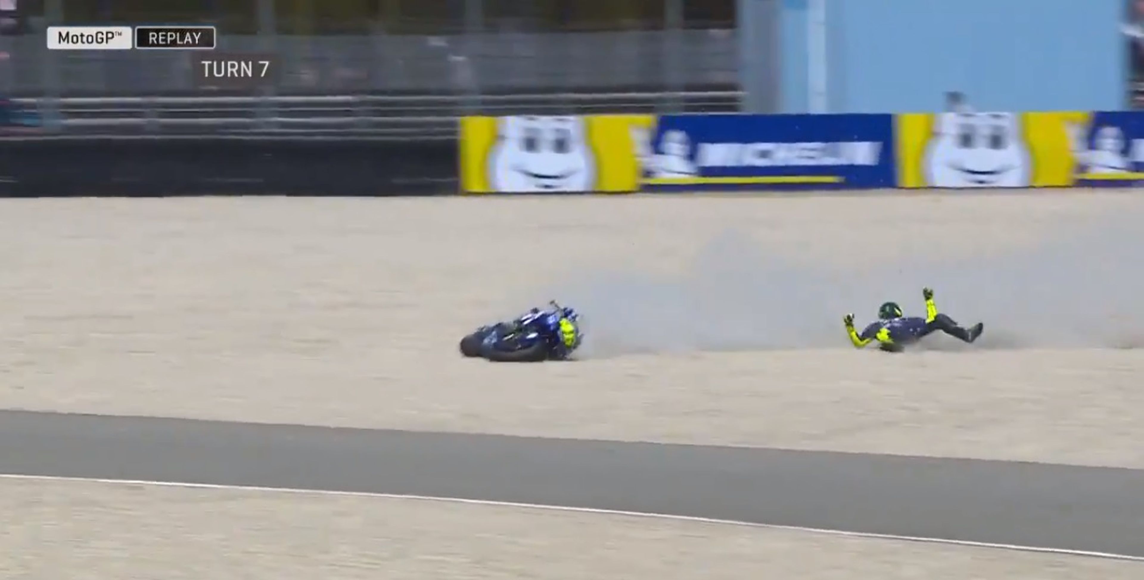 Caída de Valentino Rossi en el FP4 de MotoGP