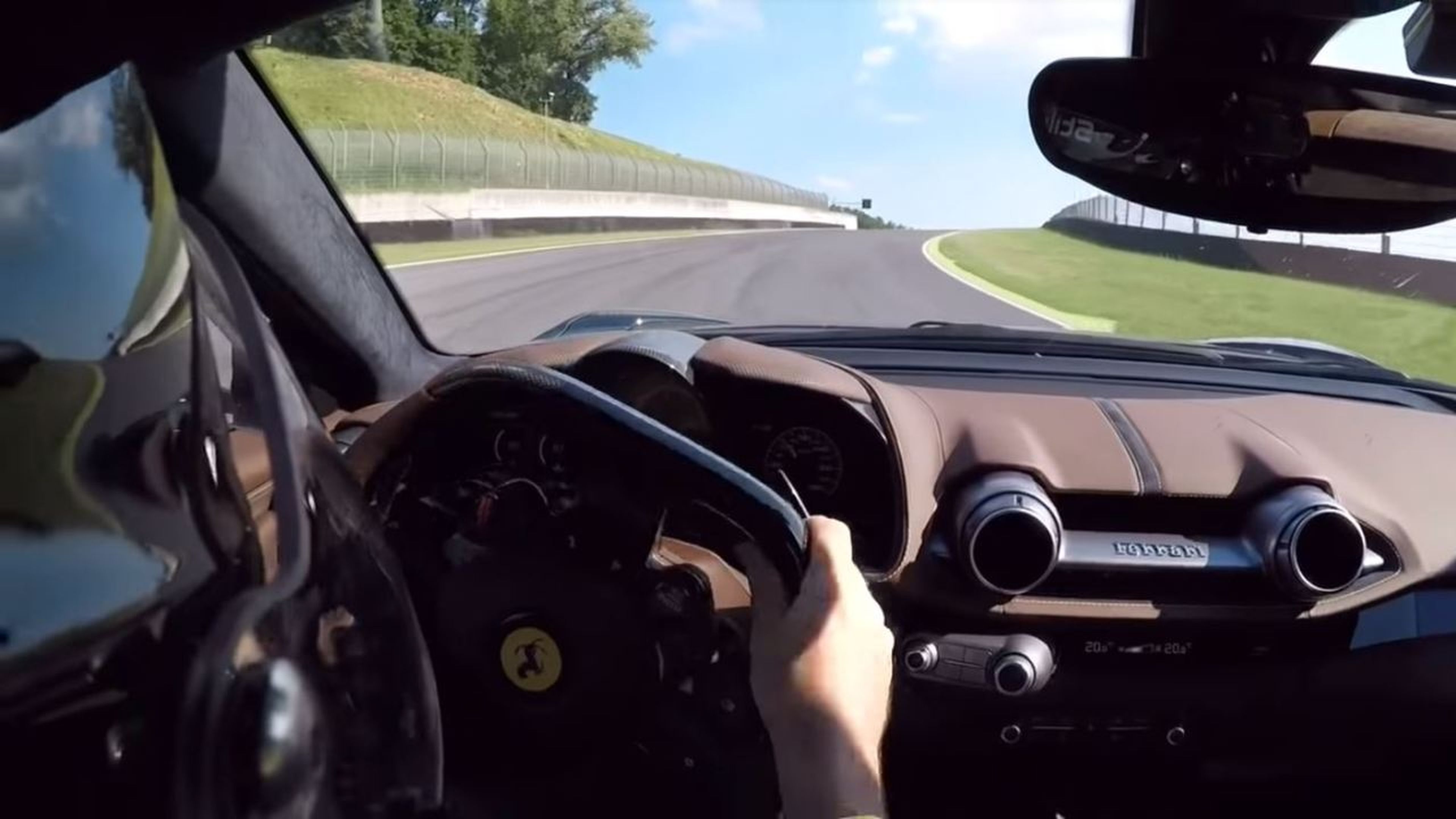 Ferrari derrapar