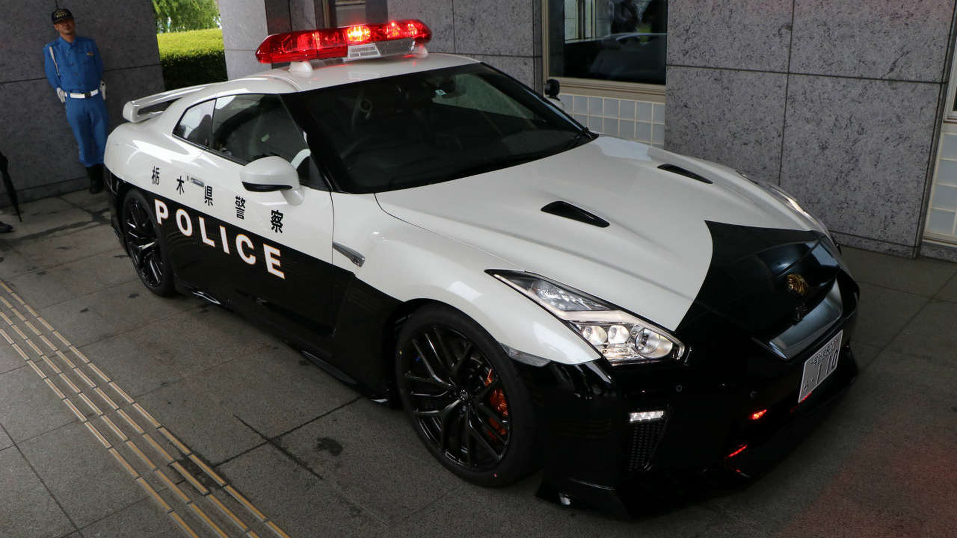 Nissan GT-R policía