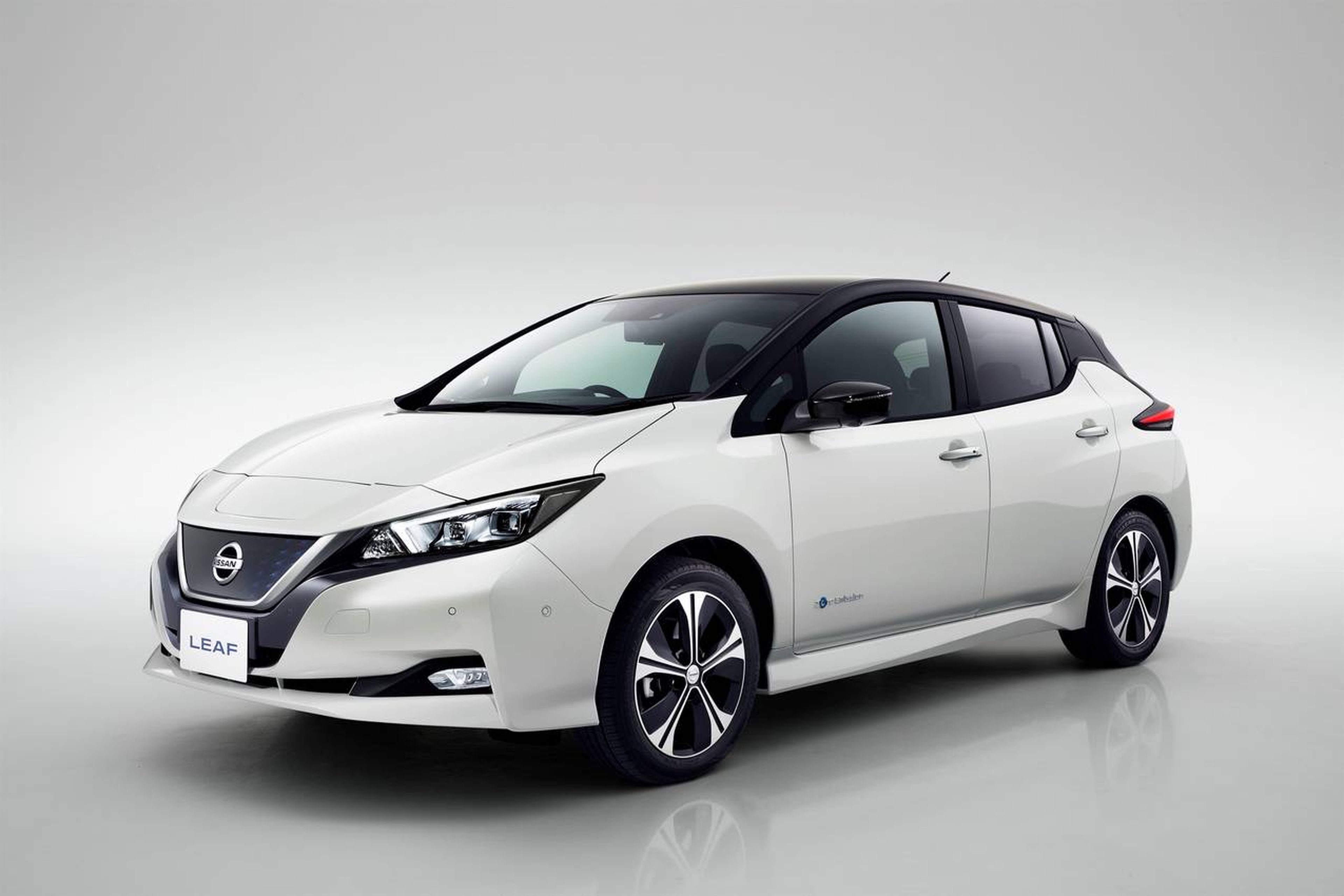 Nissan Leaf precio