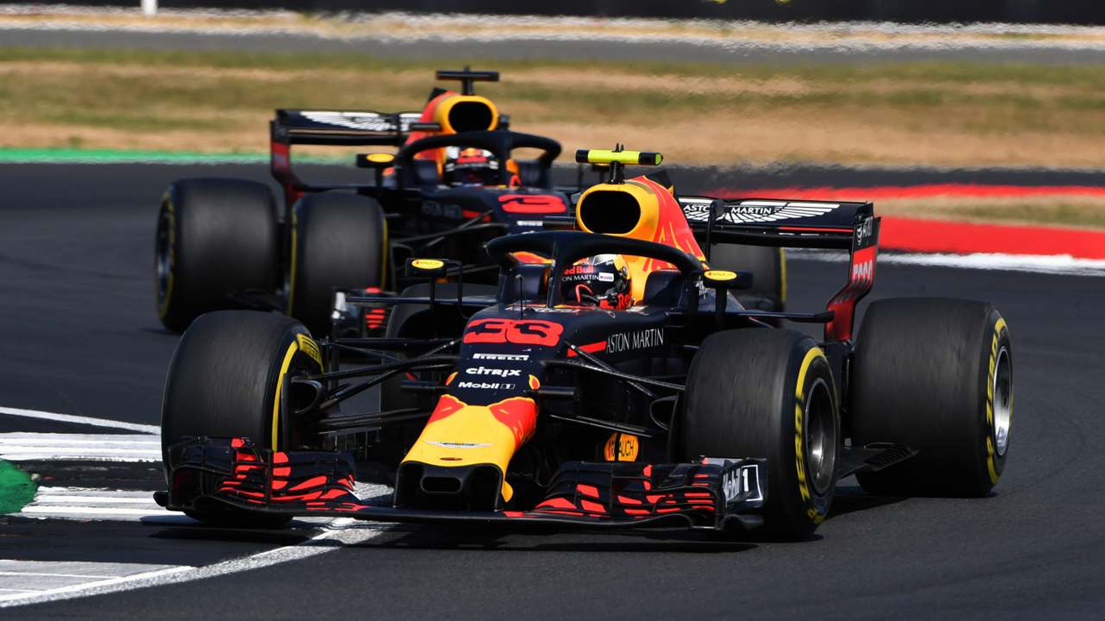 Verstappen y Ricciardo