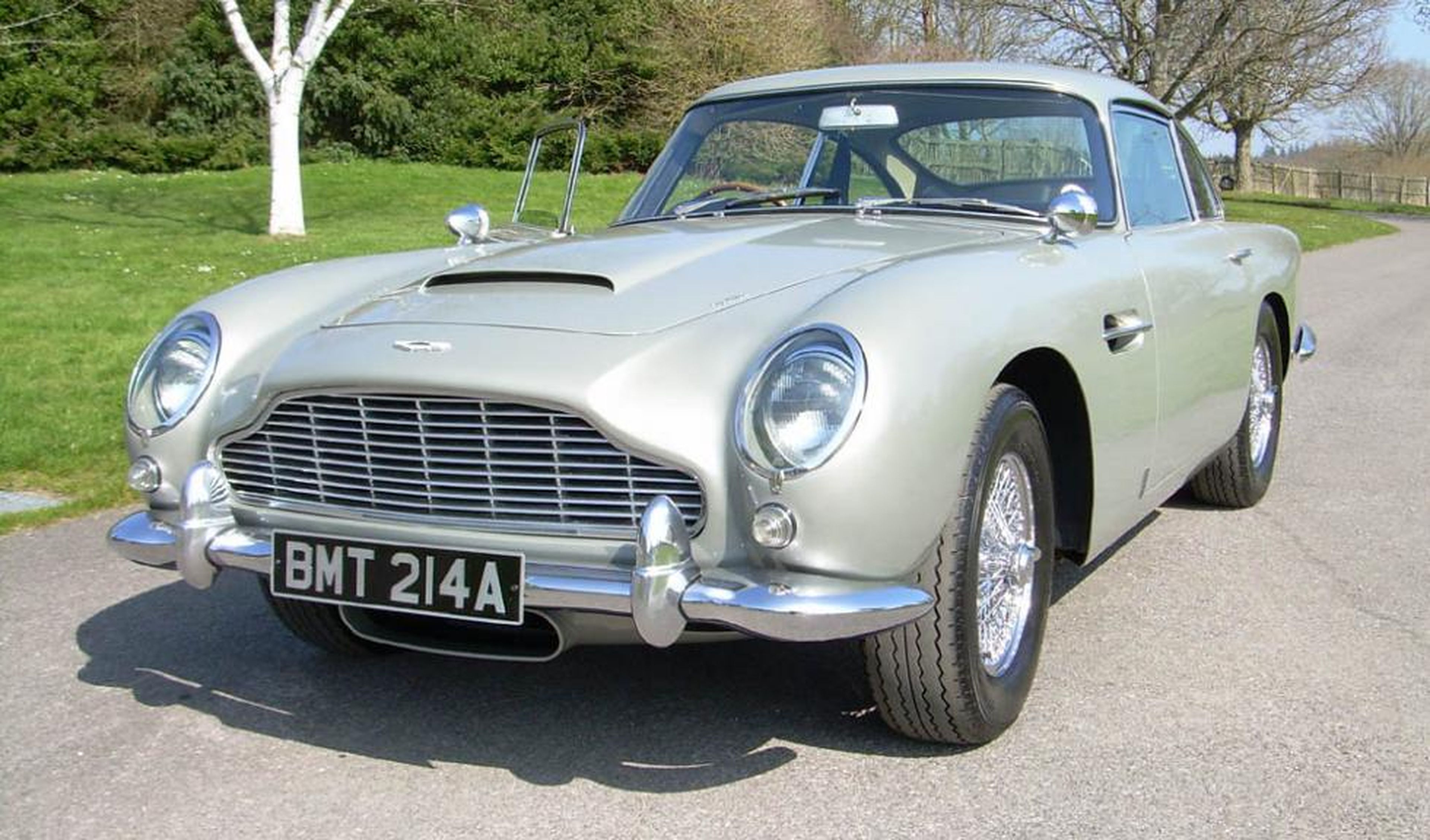 Aston Martin recrea el icónico DB5 que aparece en la película de James Bond 'Goldfinger'