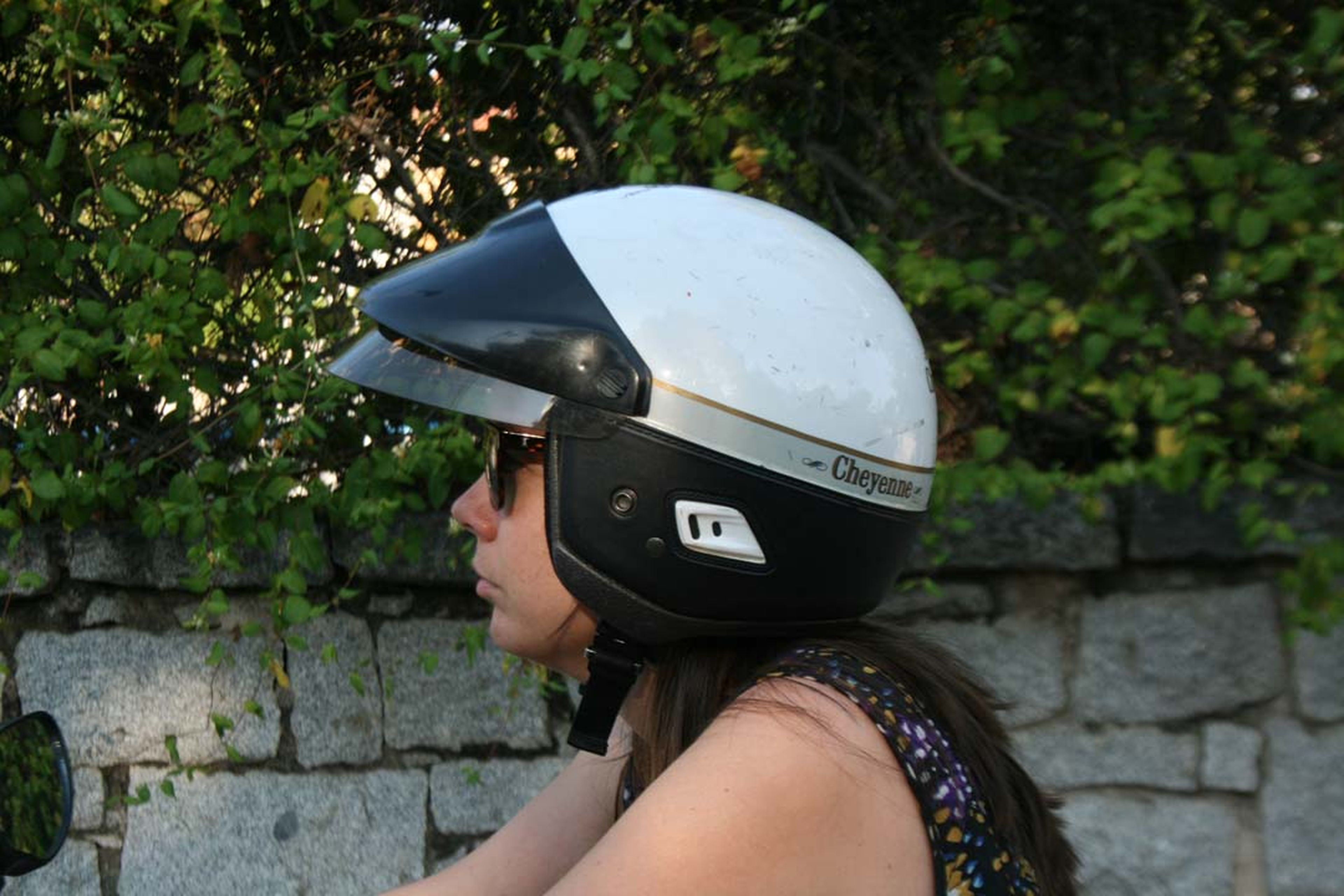 Errores comunes al conducir una moto en verano