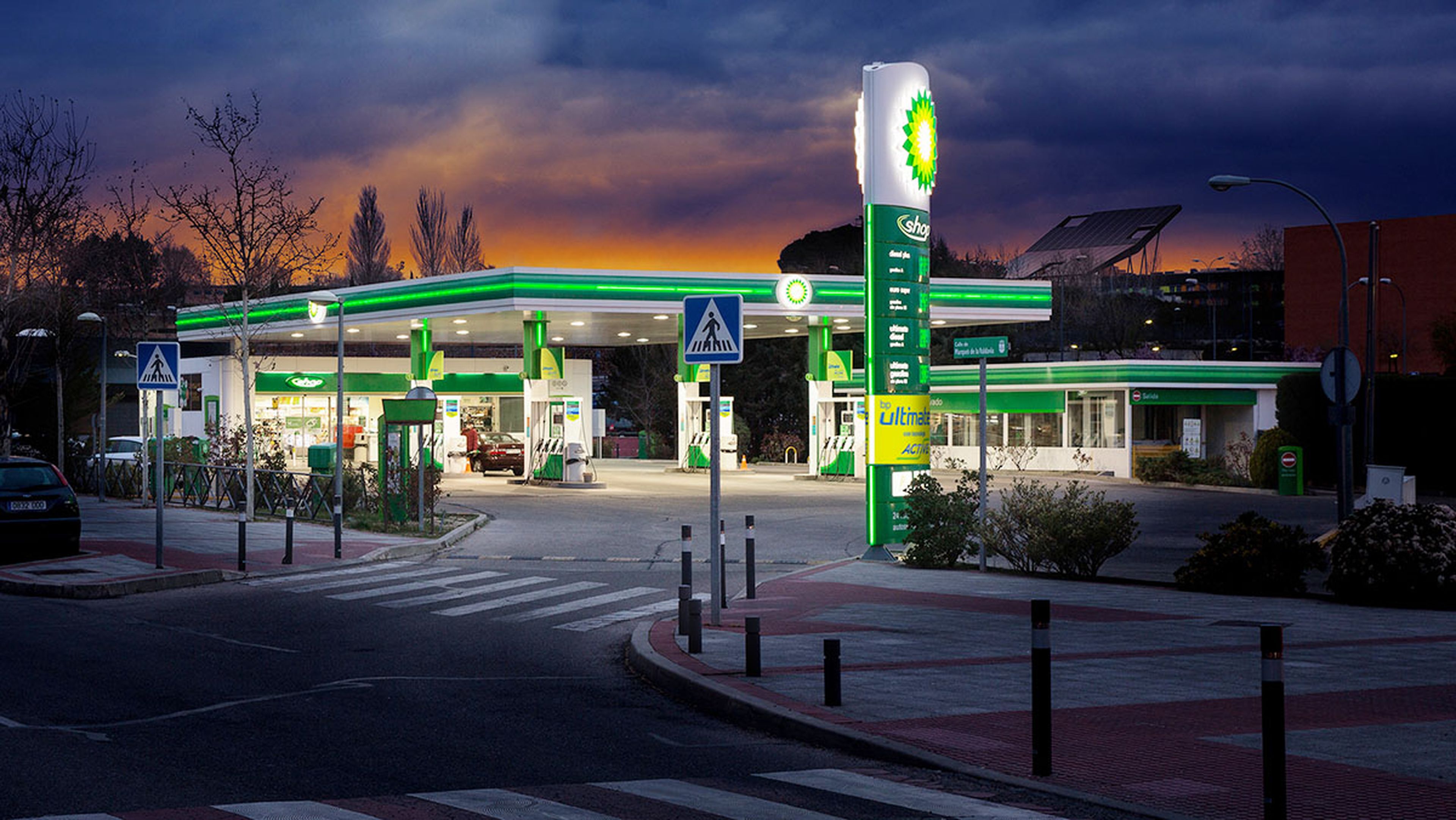 Estación de Servicio BP con carburantes Ultimate con tecnología ACTIVE