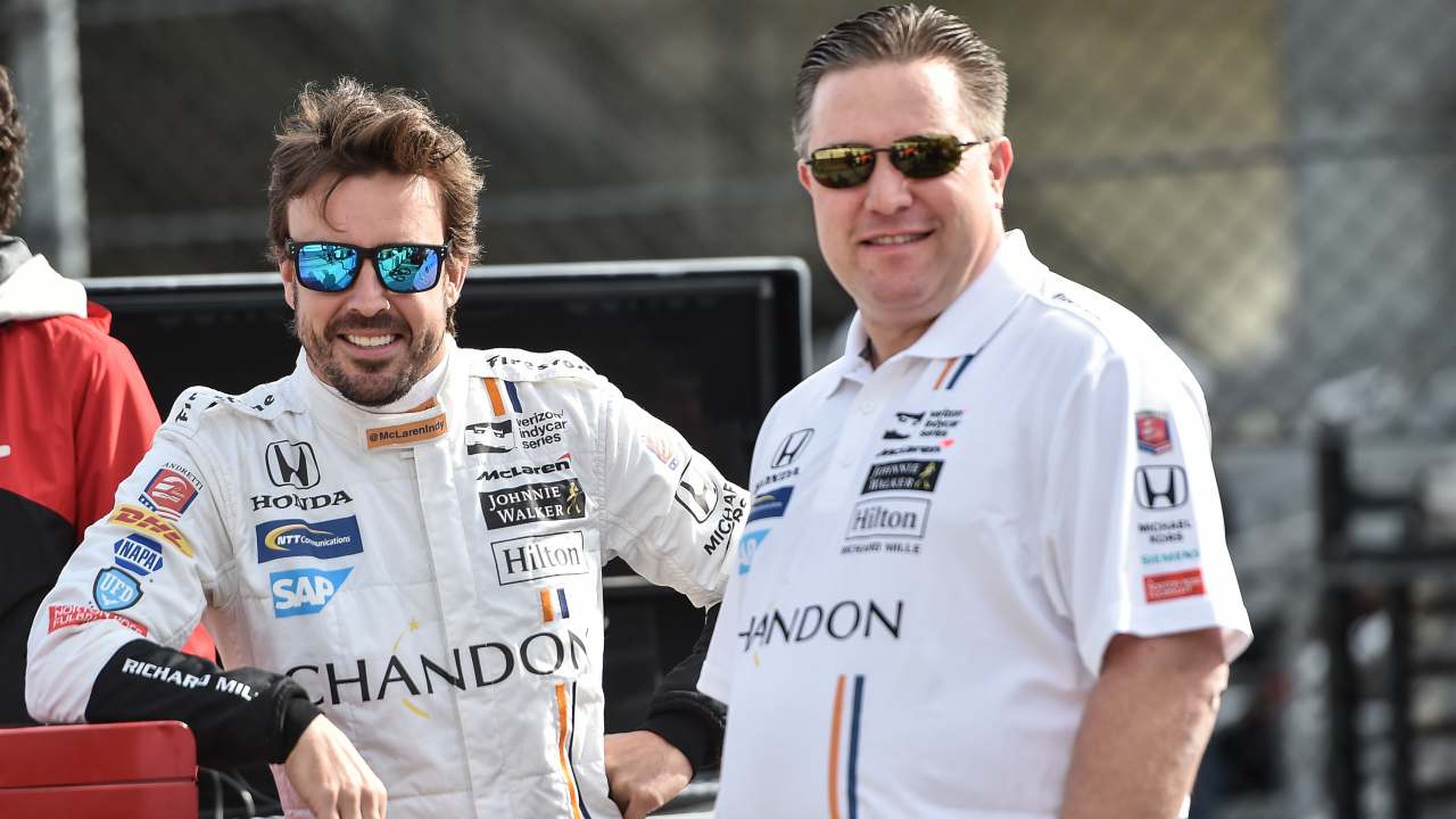 Fernando Alonso y Zak Brown