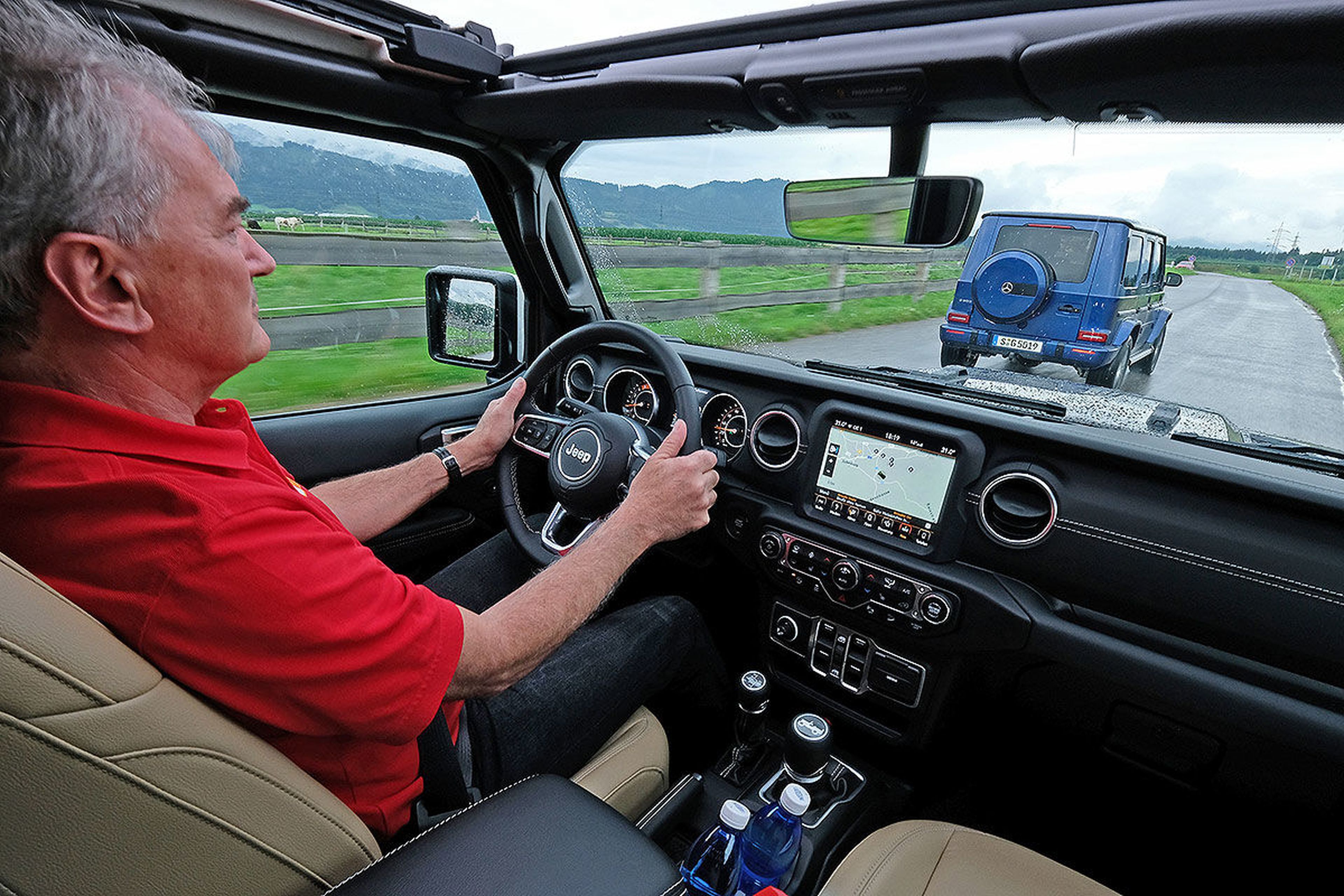 Jeep Wrangler vs Mercedes Clase G