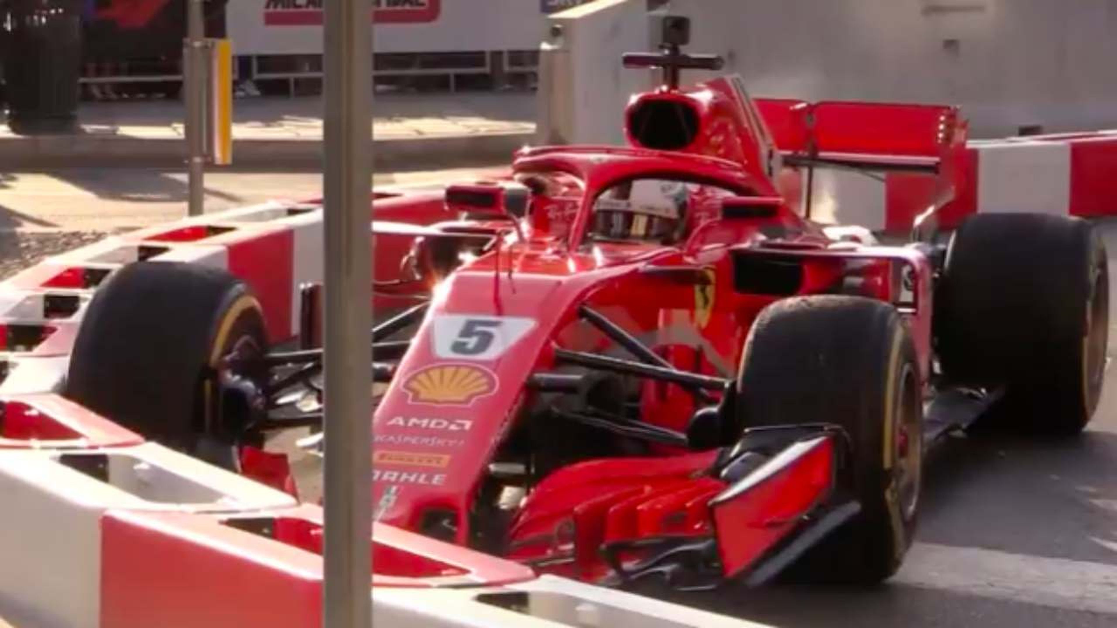 Vettel choca exhibición Milán