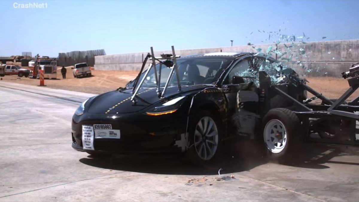 Vídeo así fueron los test de choque del Tesla Model 3