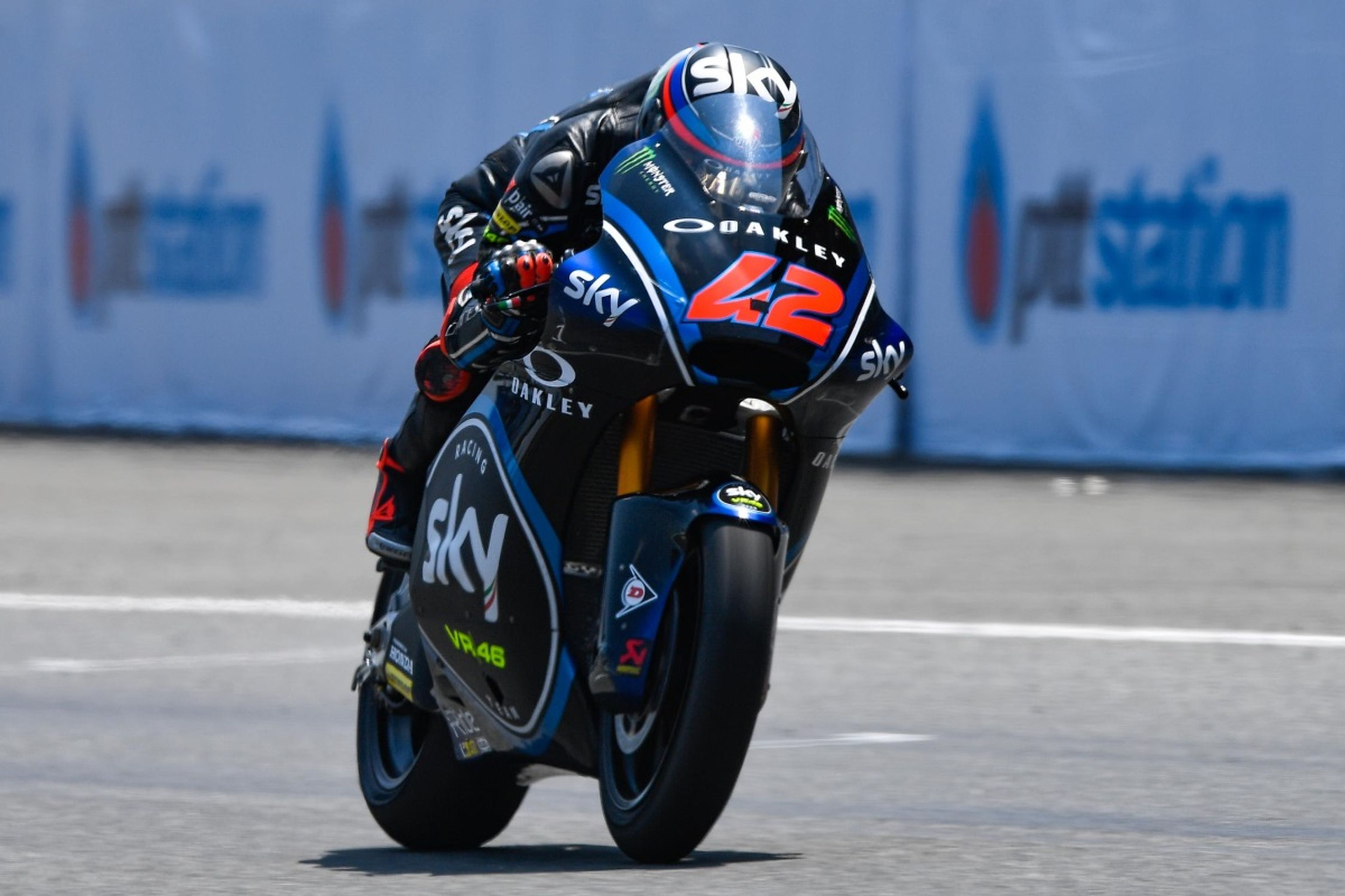 Bagnaia gana la carrera de Moto2 en Tailandia
