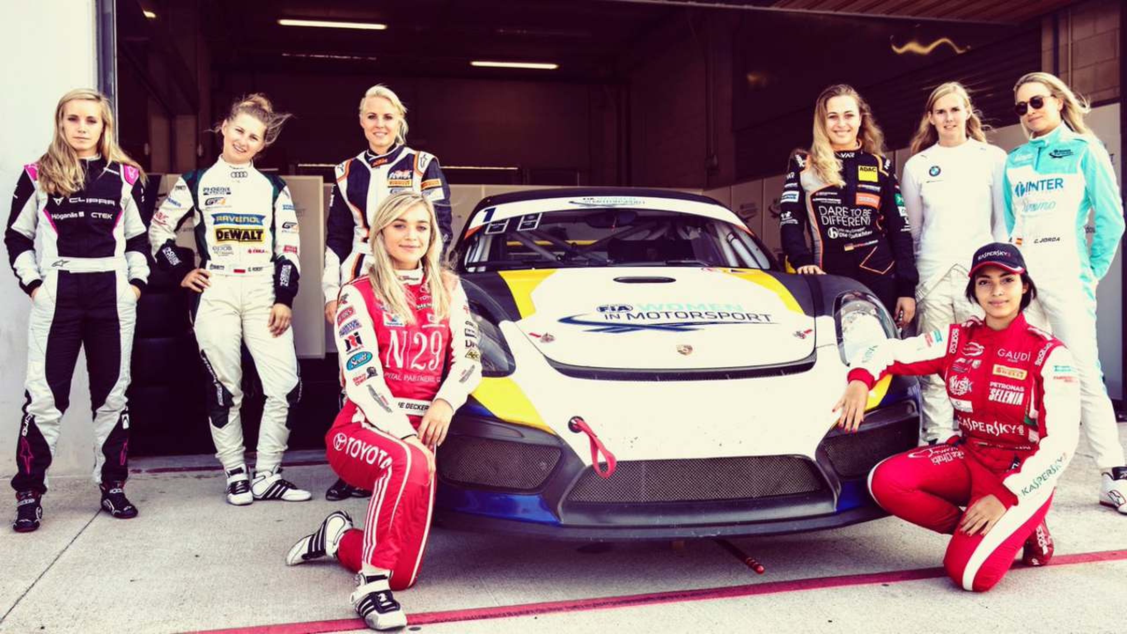 Mujeres motorsport