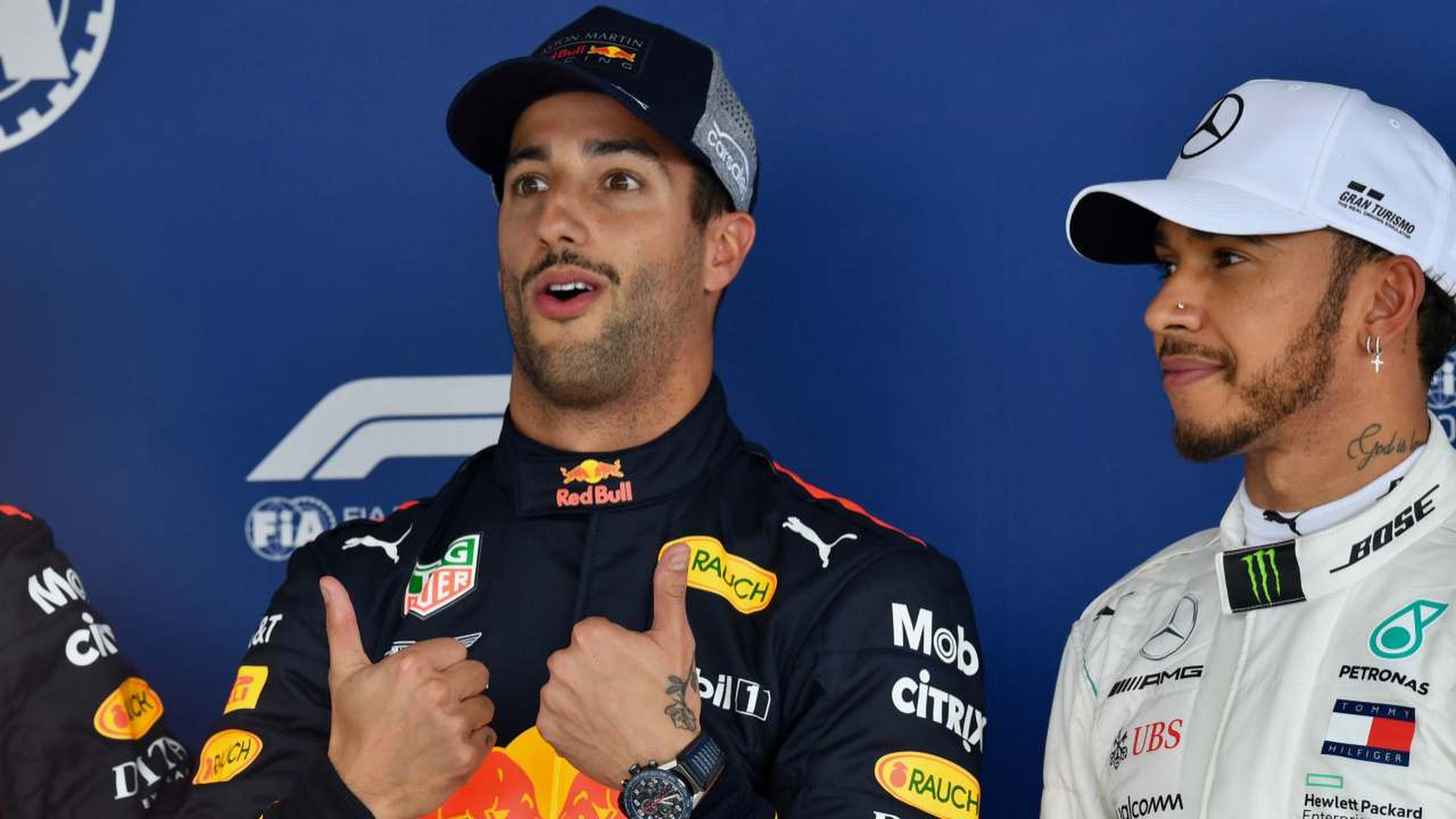 Ricciardo celebra su pole en México