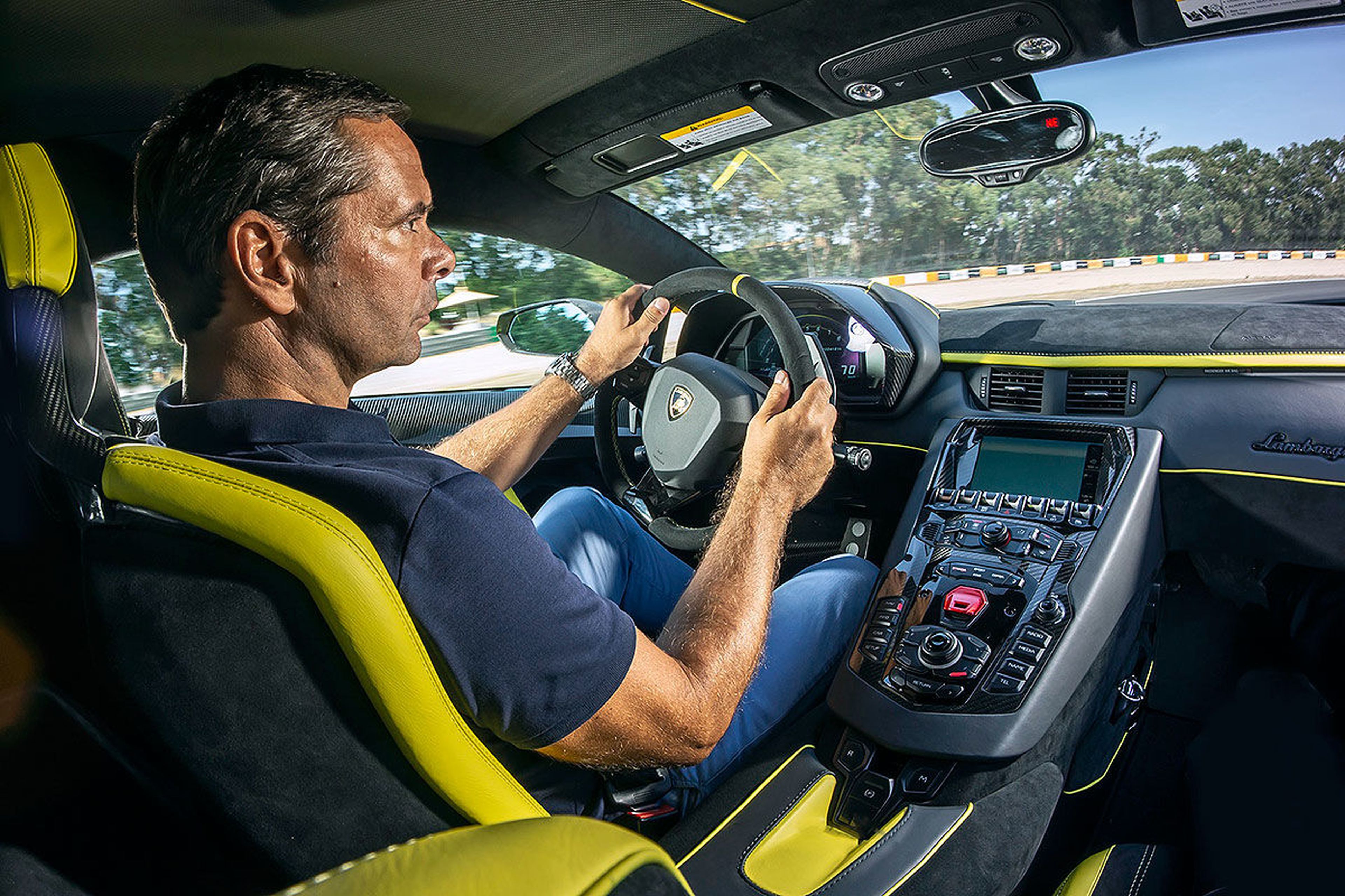 Al volante: Lamborghini Aventador SVJ