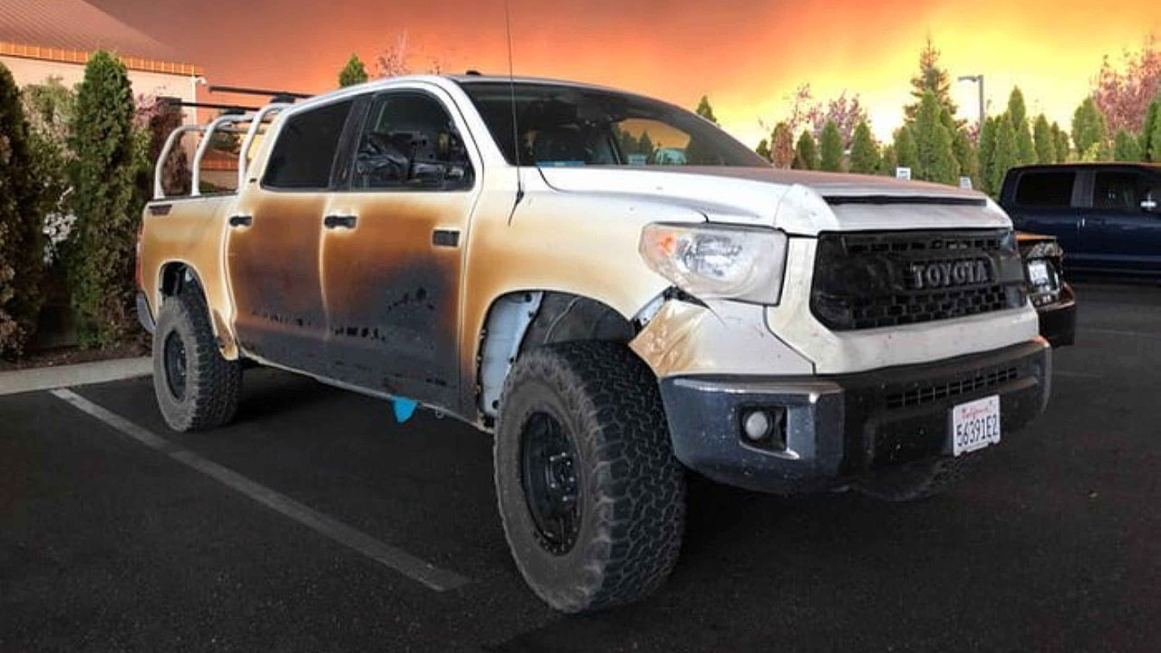 Toyota Tundra incendio California