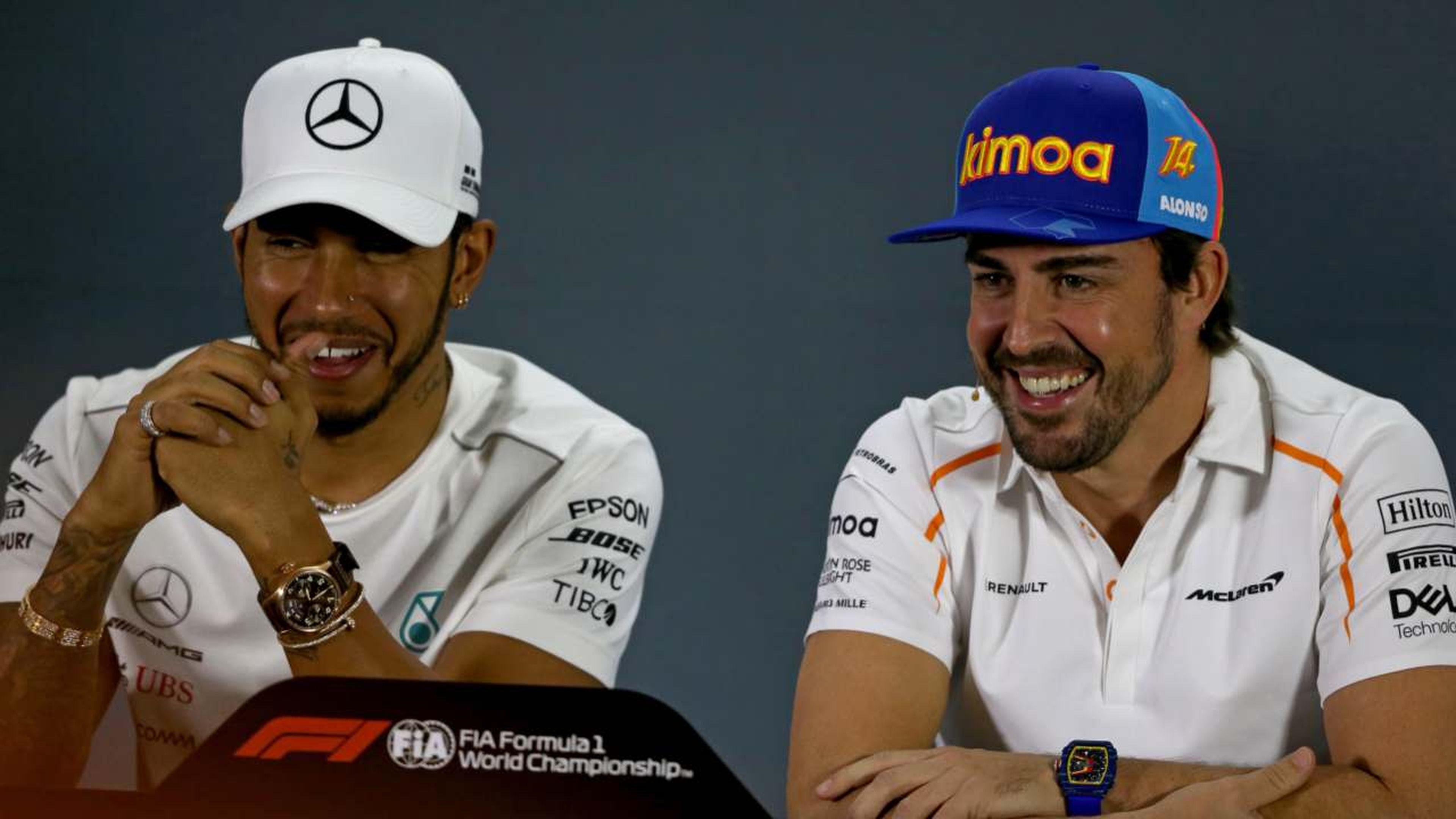 Hamilton y Alonso con la prensa