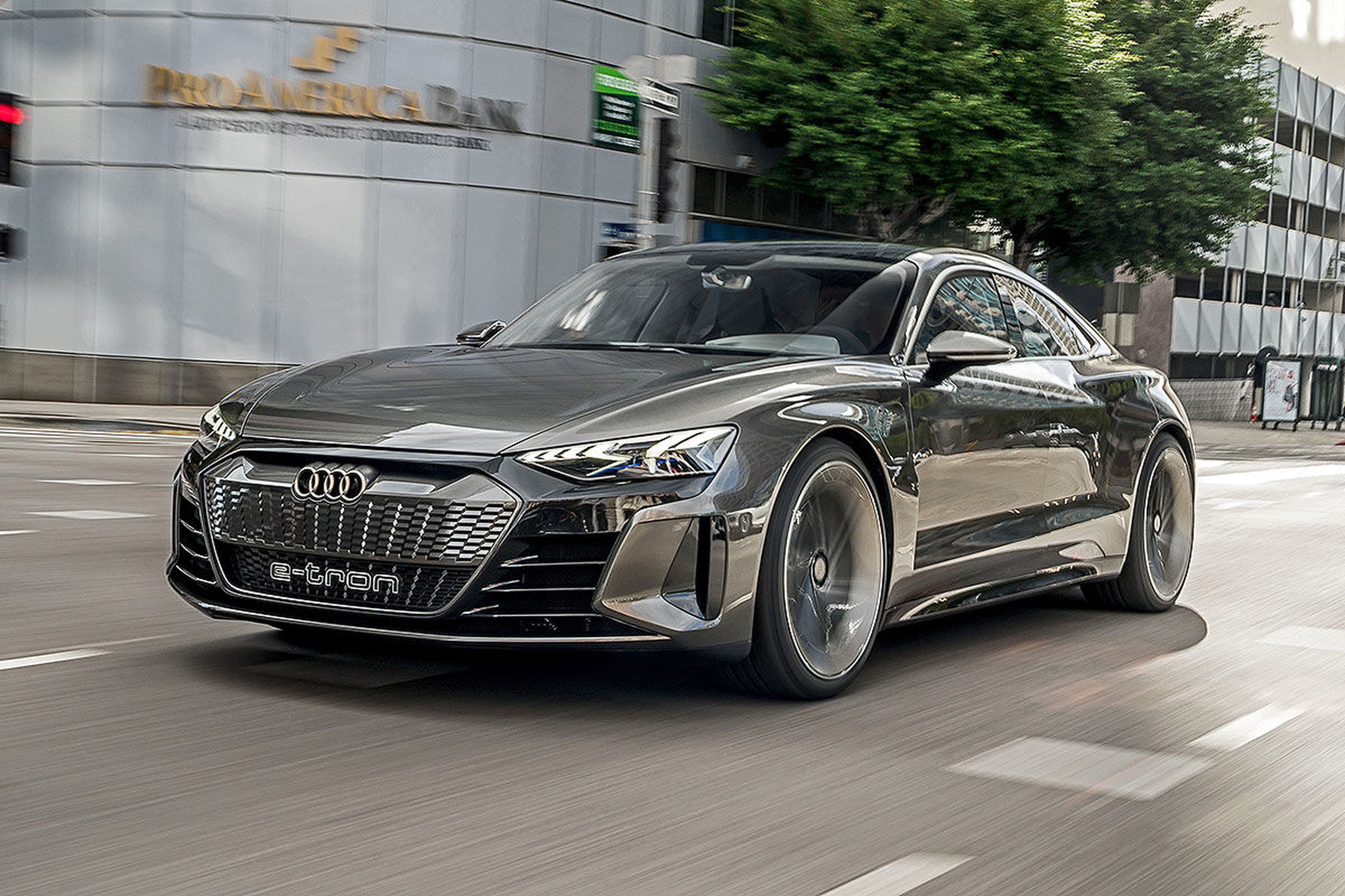 Al volante del Audi e-tron GT Concept