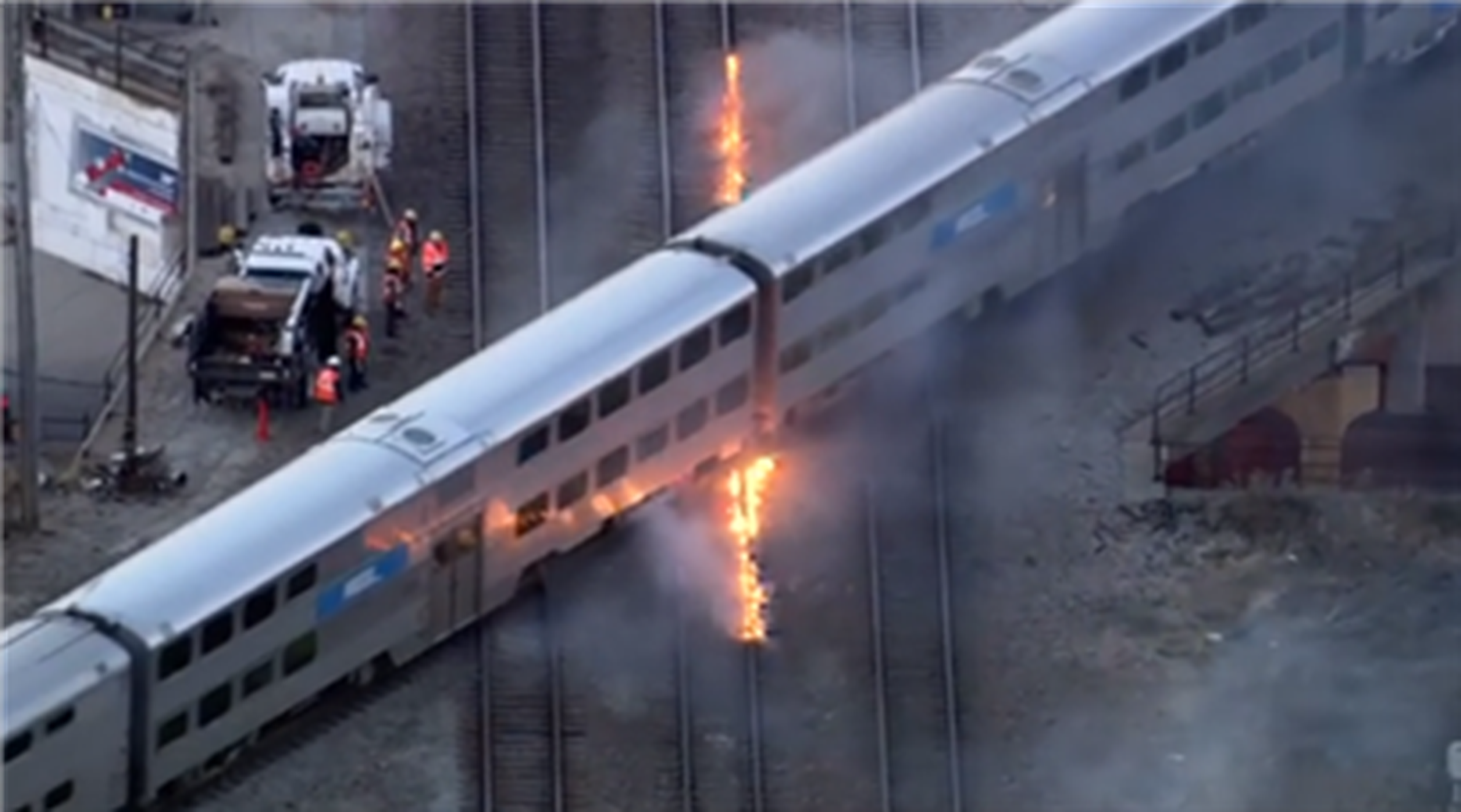 Prenden fuego a las vías de los trenes de Chicago para que el intenso frío no las congele