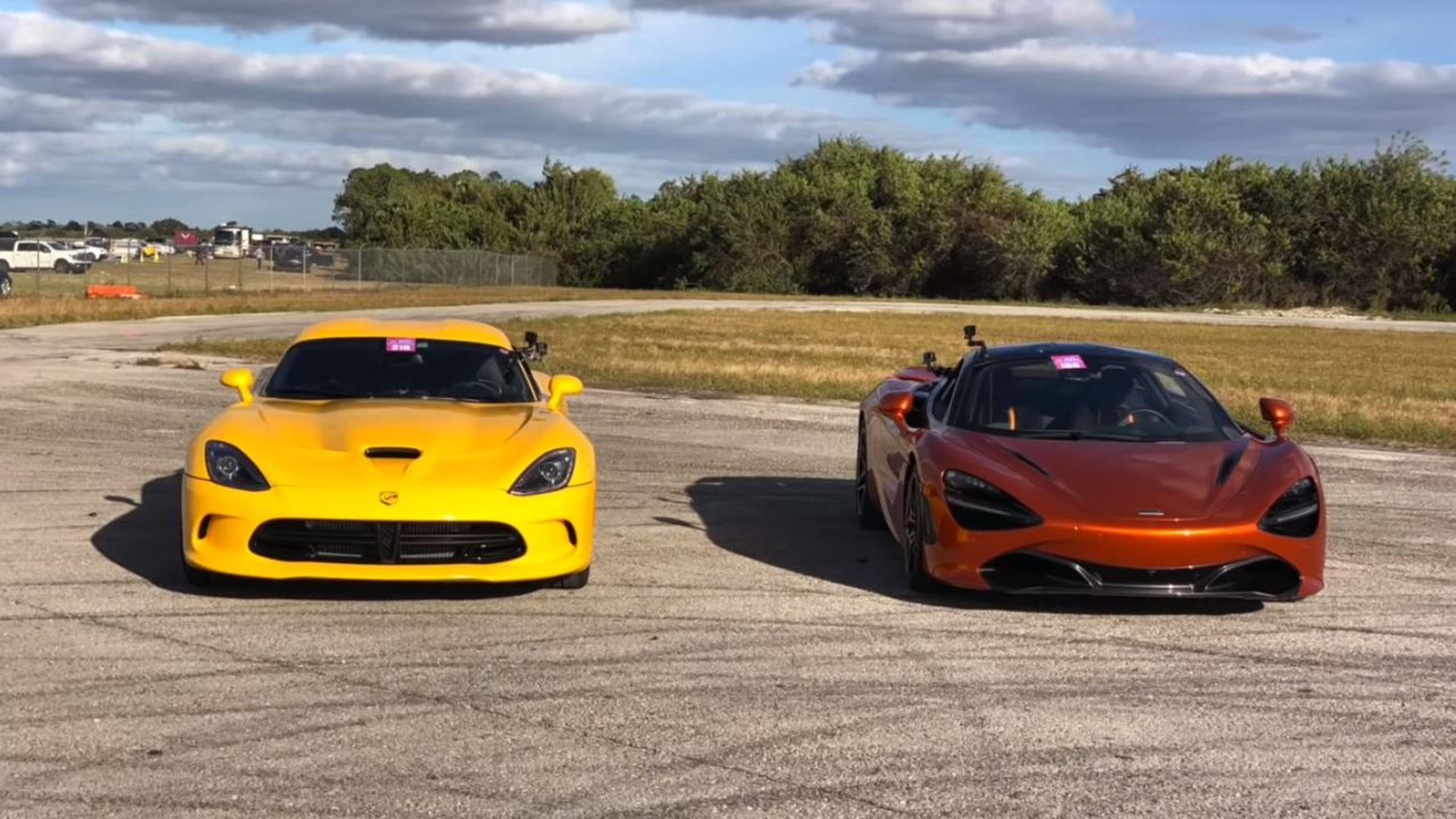 Dodge Viper GTS biturbo vs McLaren 720S