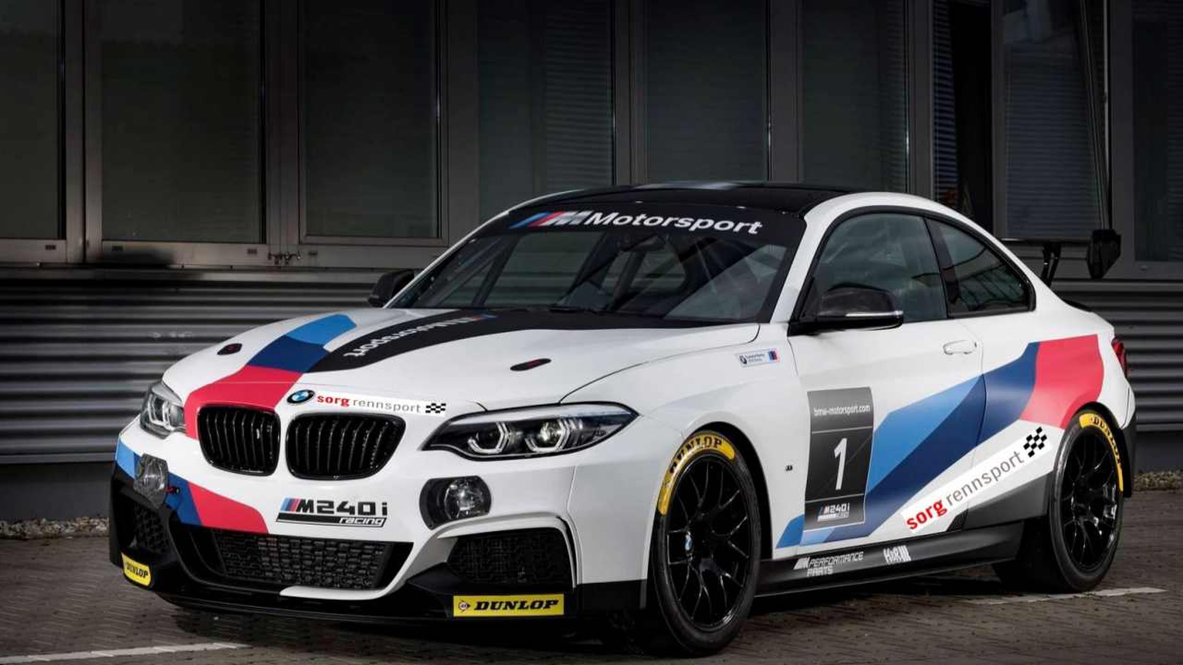 BMW 240i en el Circuito de Nürburgring