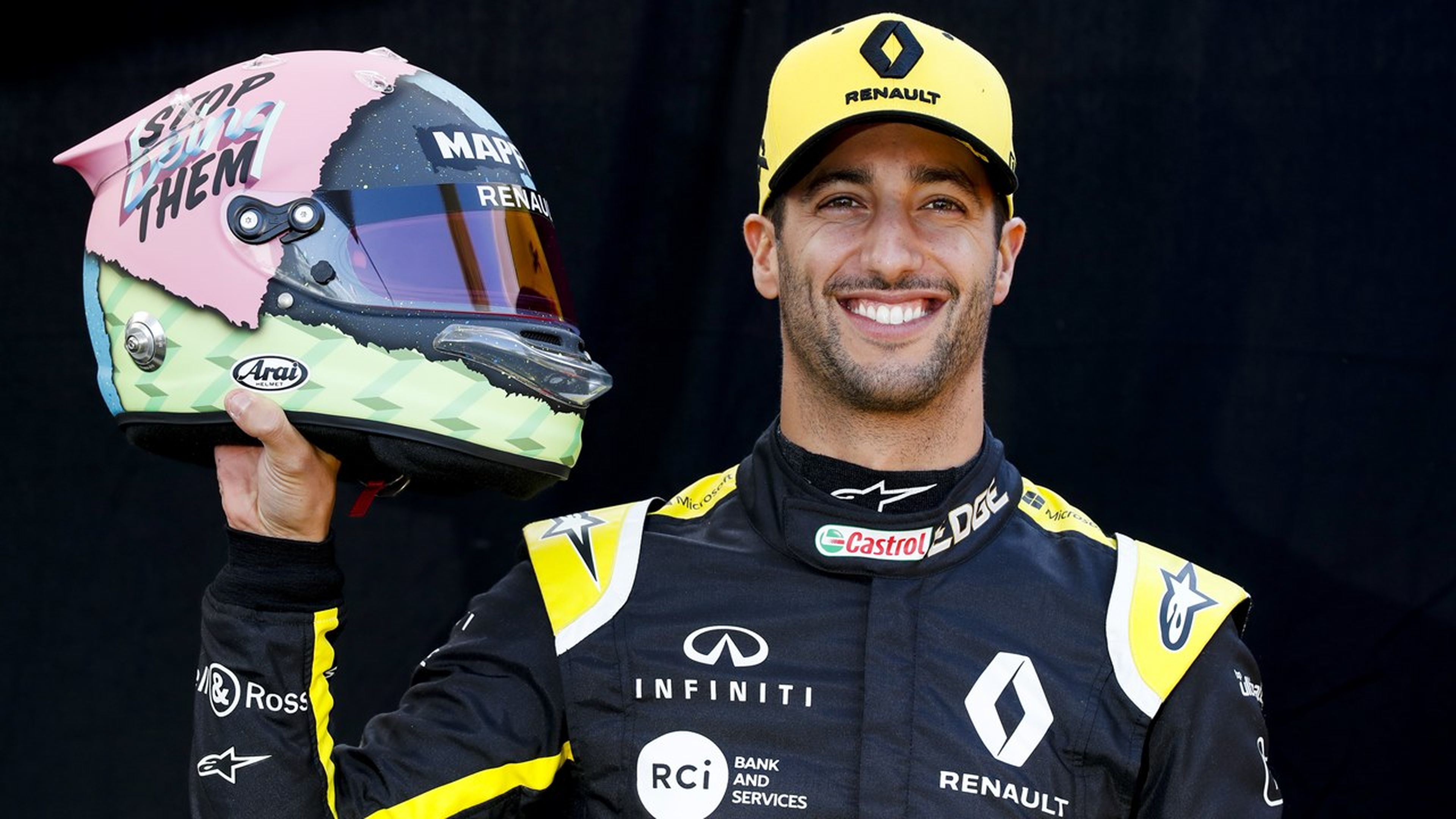 Daniel Ricciardo y su casco