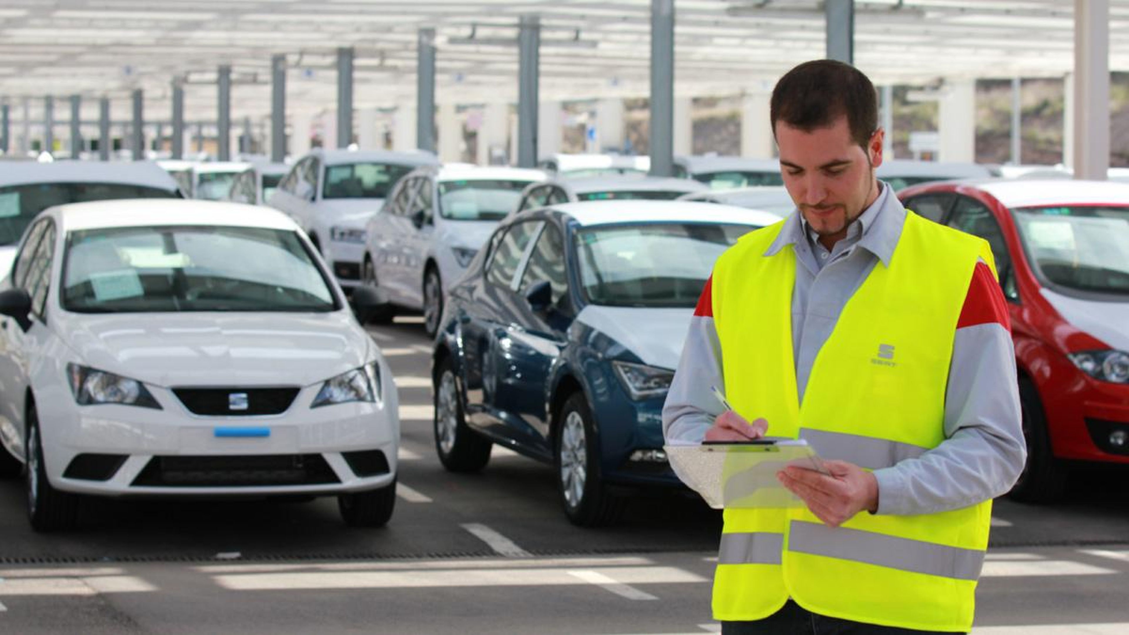 España baja un puesto como productor de coches