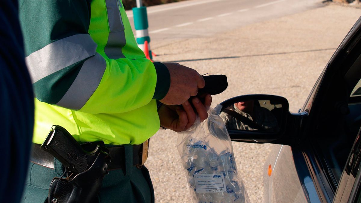 La Guardia Civil va a aumentar los controles de alcoholemia en la vuelta al  curso