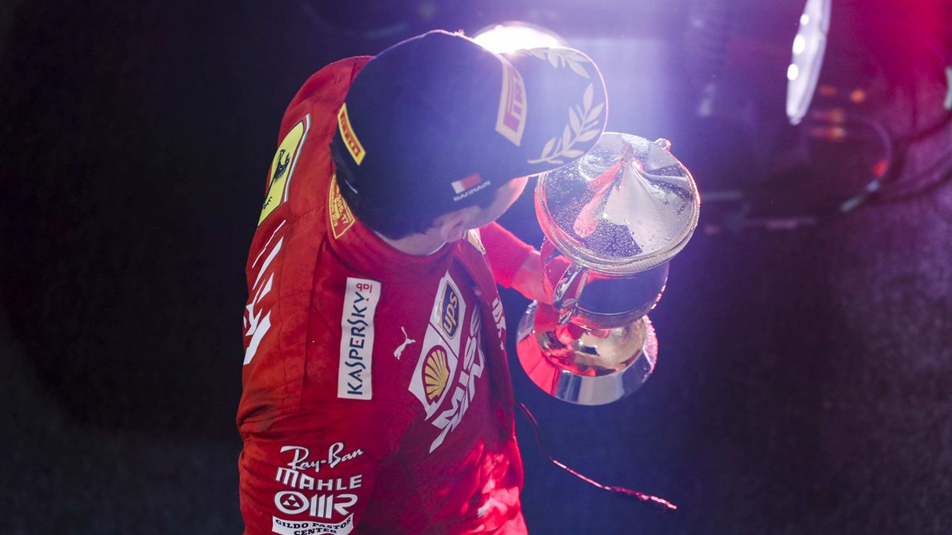 Leclerc en el podio de Bahrein