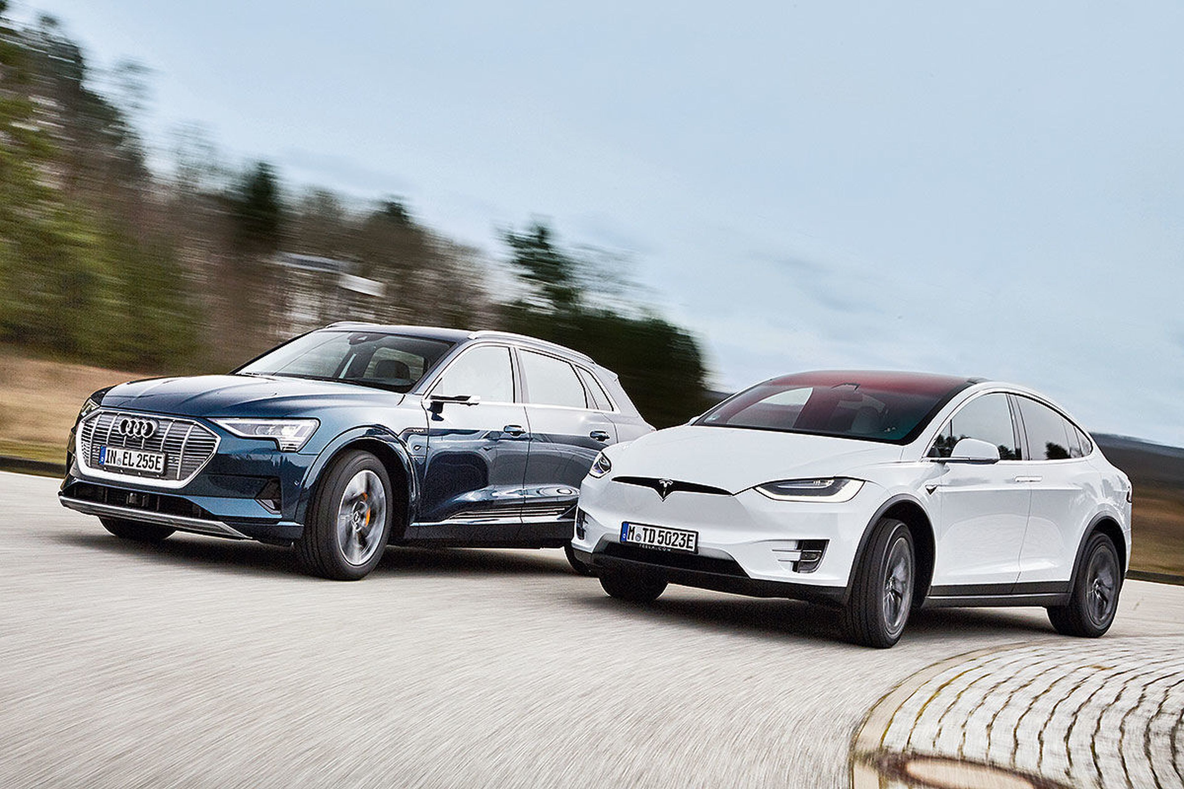 Tesla Model X vs Audi e-tron