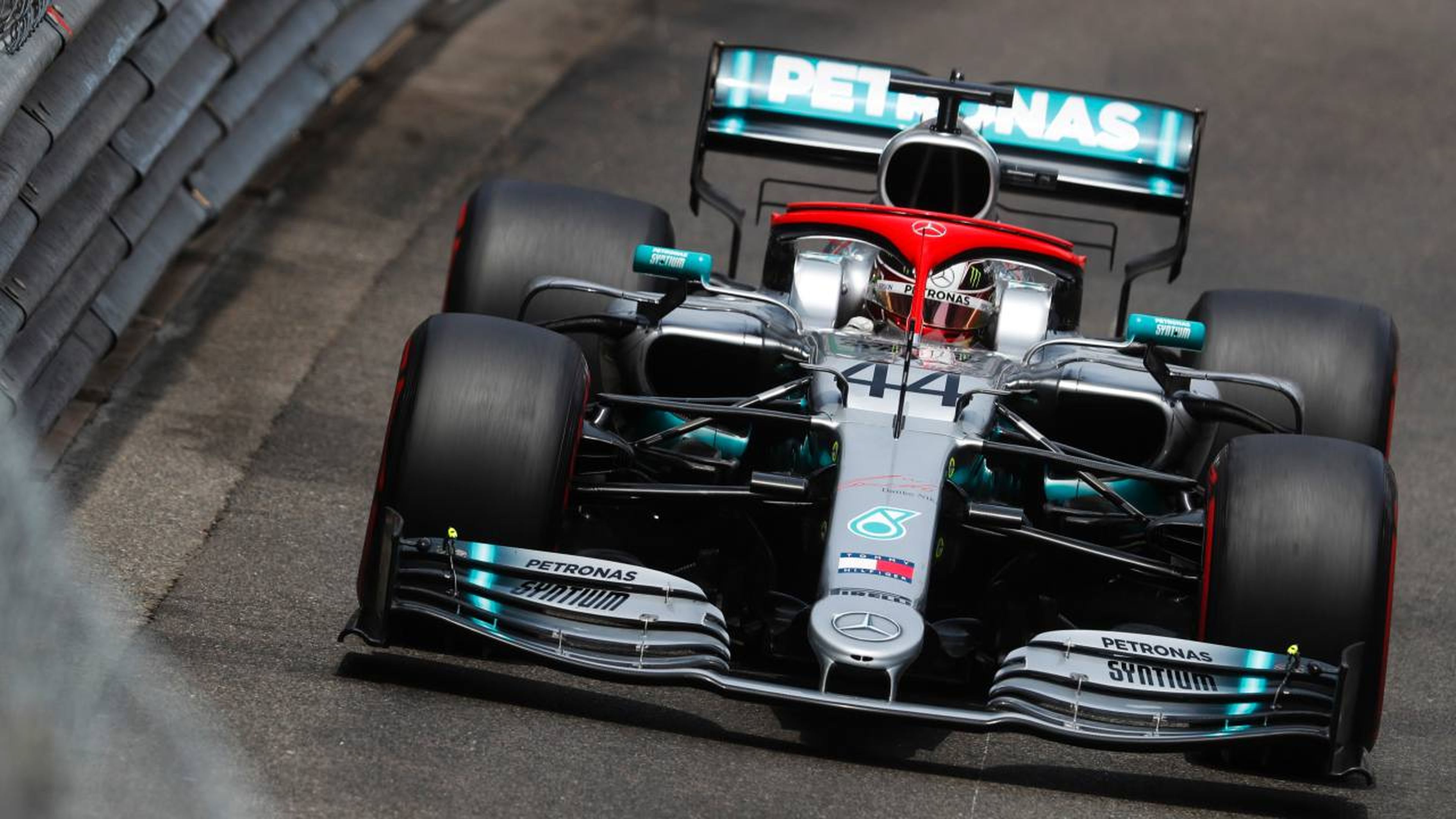 Hamilton consigue la pole en Mónaco