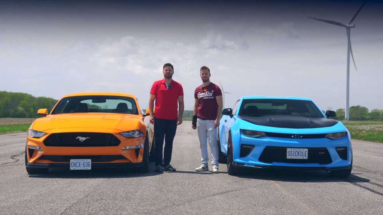 Vídeo: Ford Mustang GT vs Chevrolet Camaro SS -