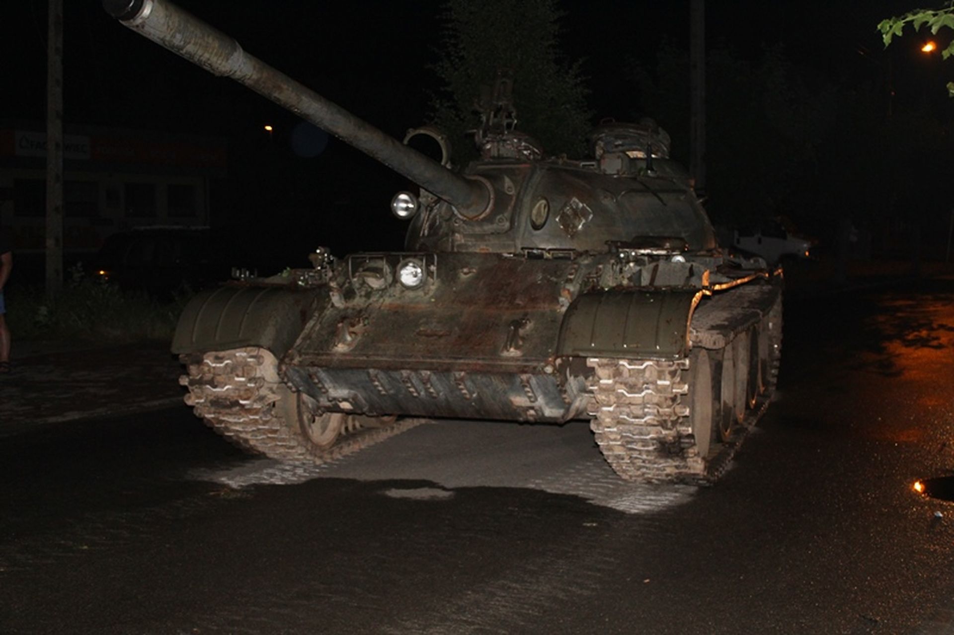 Tanque soviético en la calle