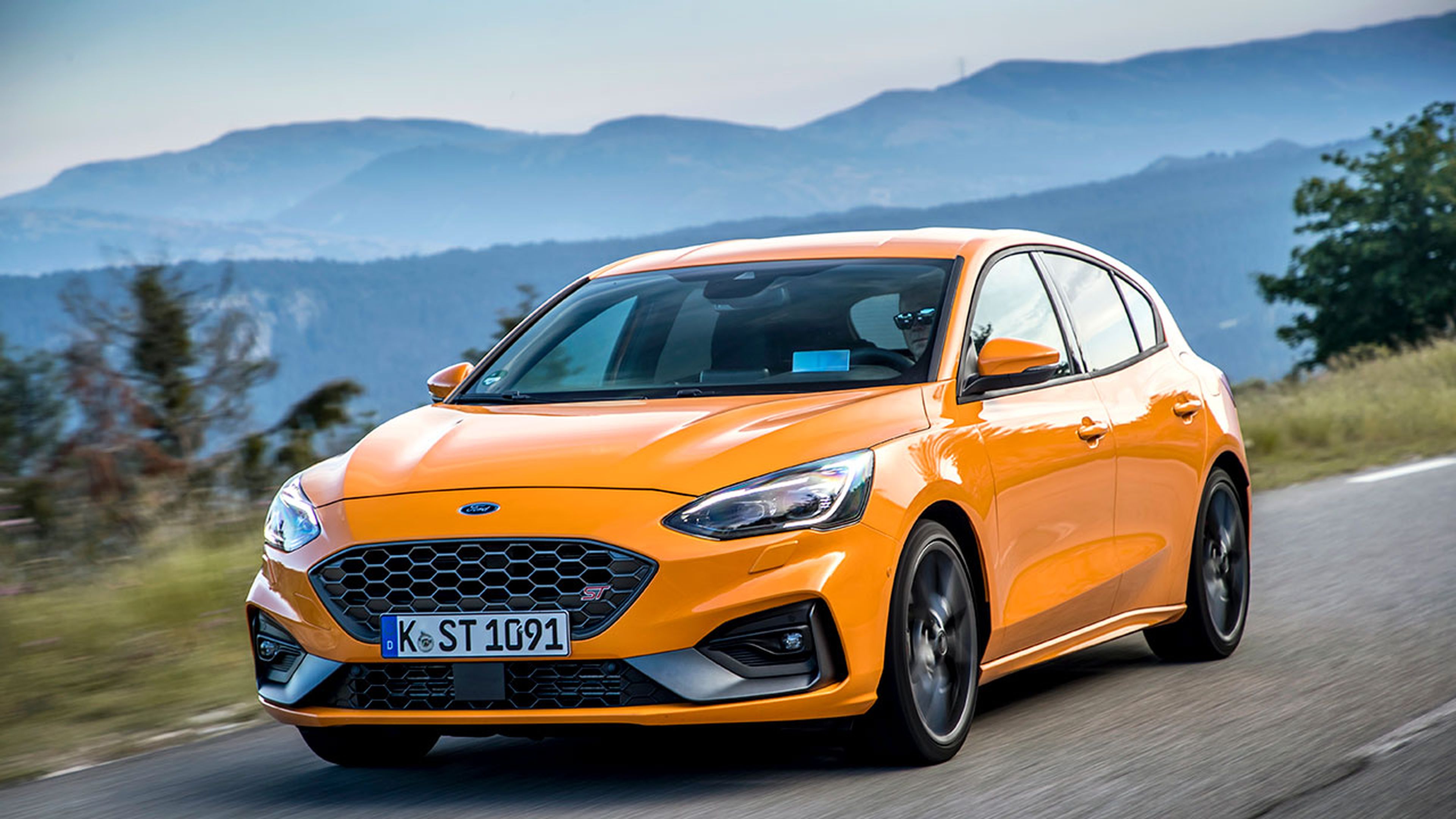 Ford Focus ST 2019 Orange Fury