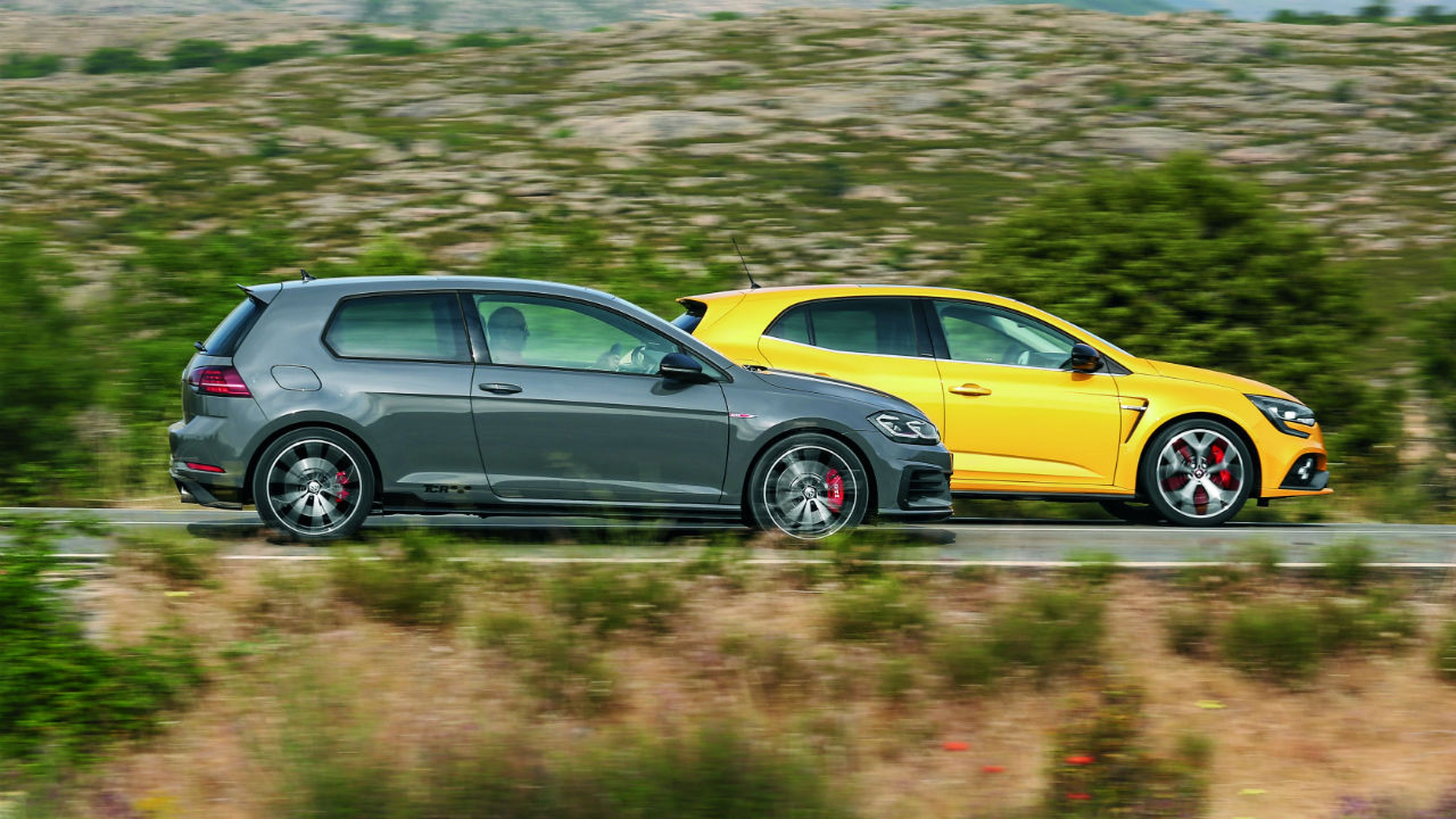 Comparativa Renault Mégane RS Trophy contra Volkswagen Golf GTI TCR