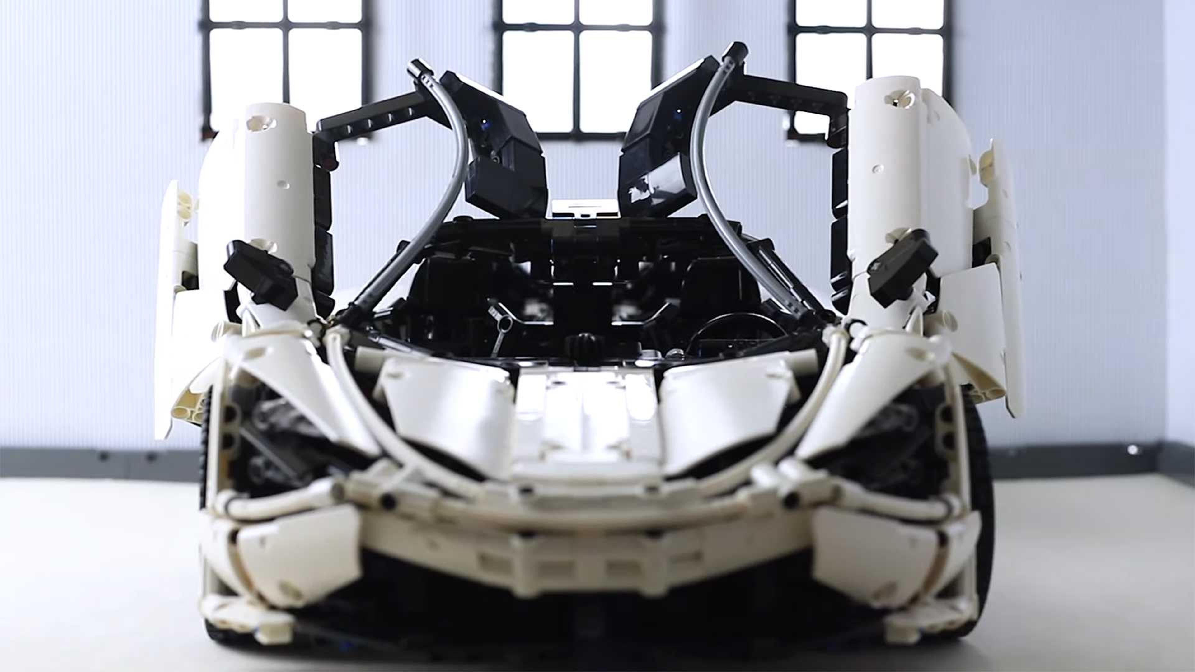 Construir este McLaren 720S personalizado de Lego llevó dos años