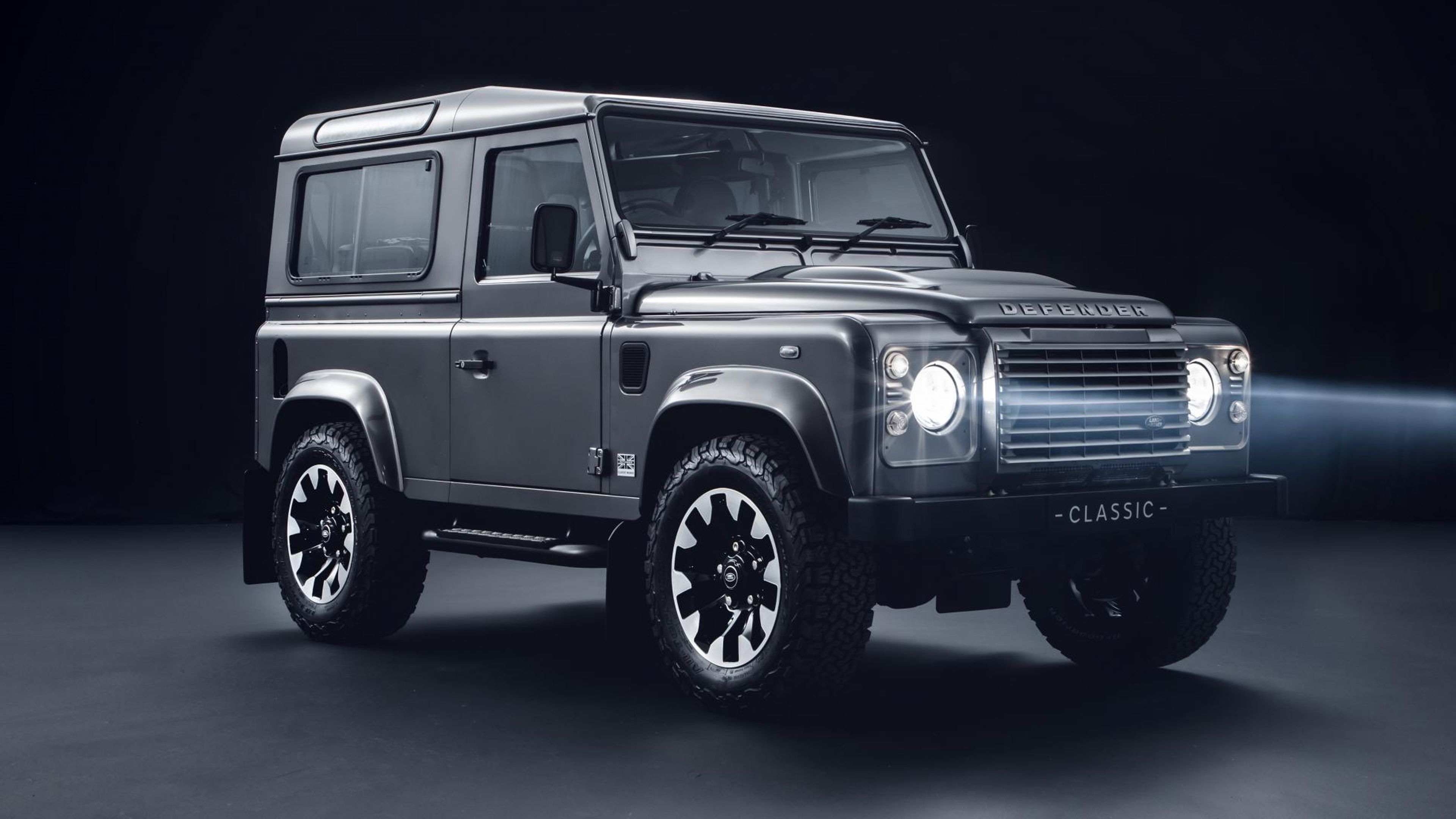 Land Rover Defender Classic Works