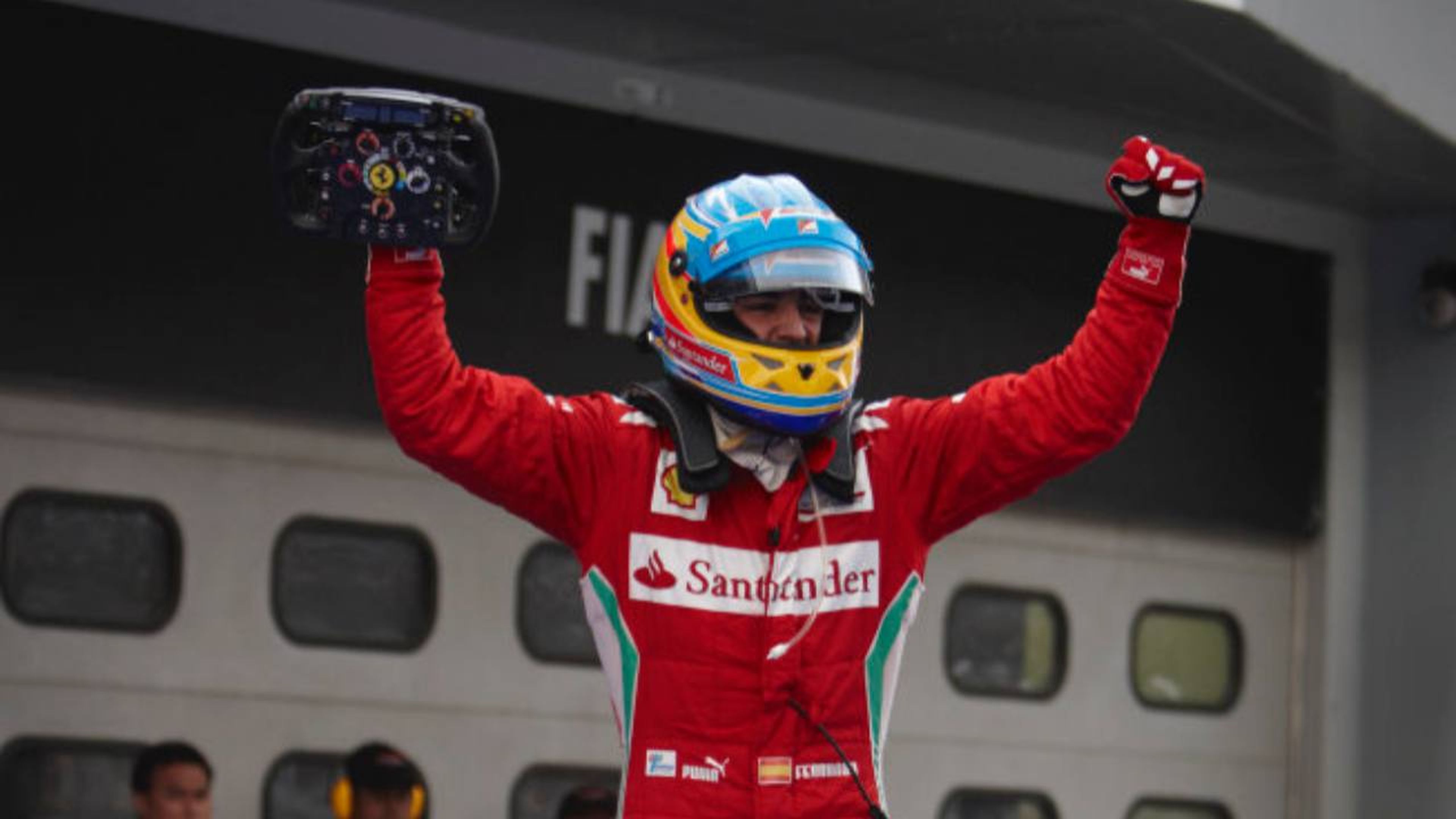 Alonso celebra victoria en el GP Malasia 2012