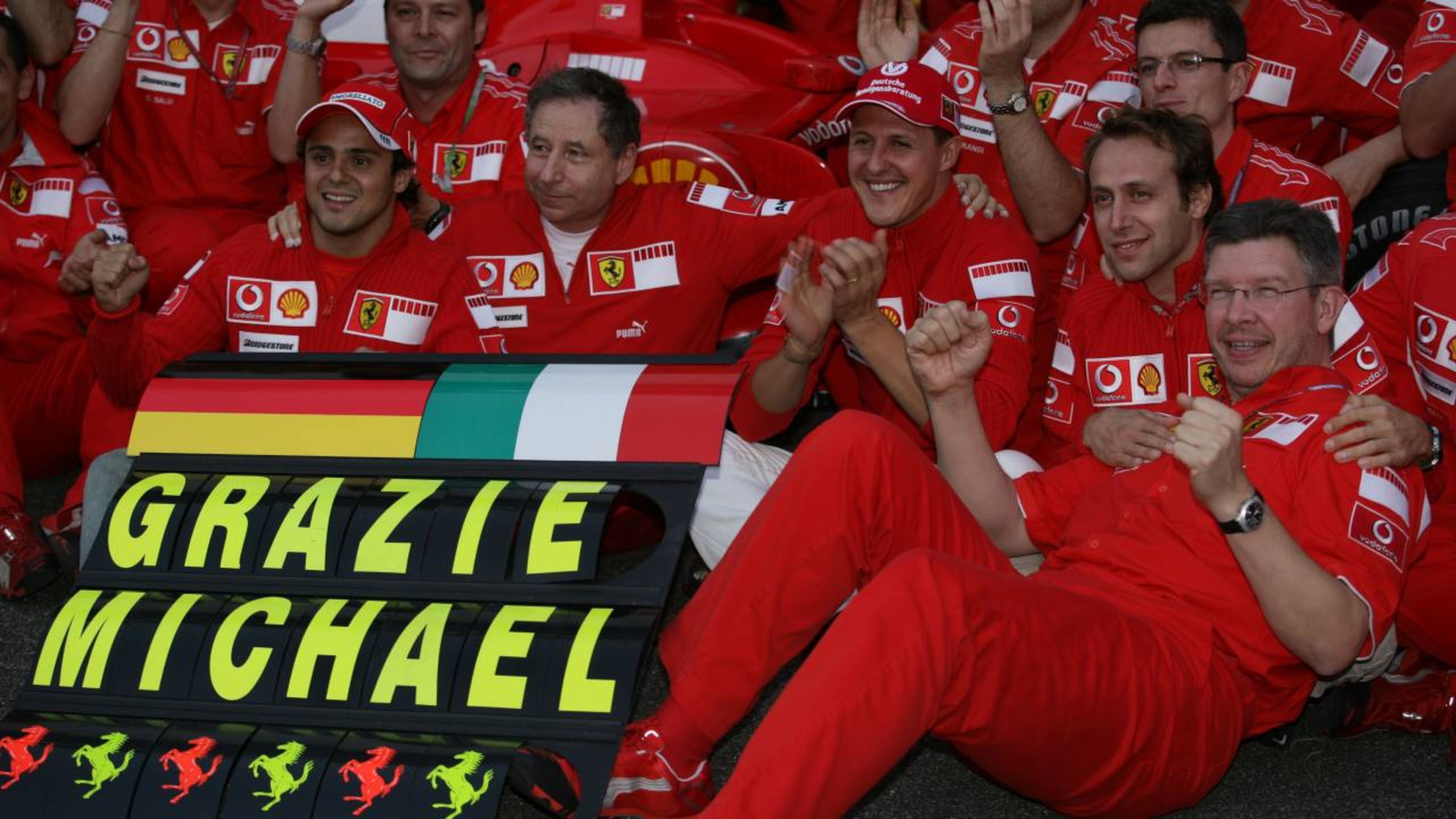 Celebración de Schumacher con Ferrari