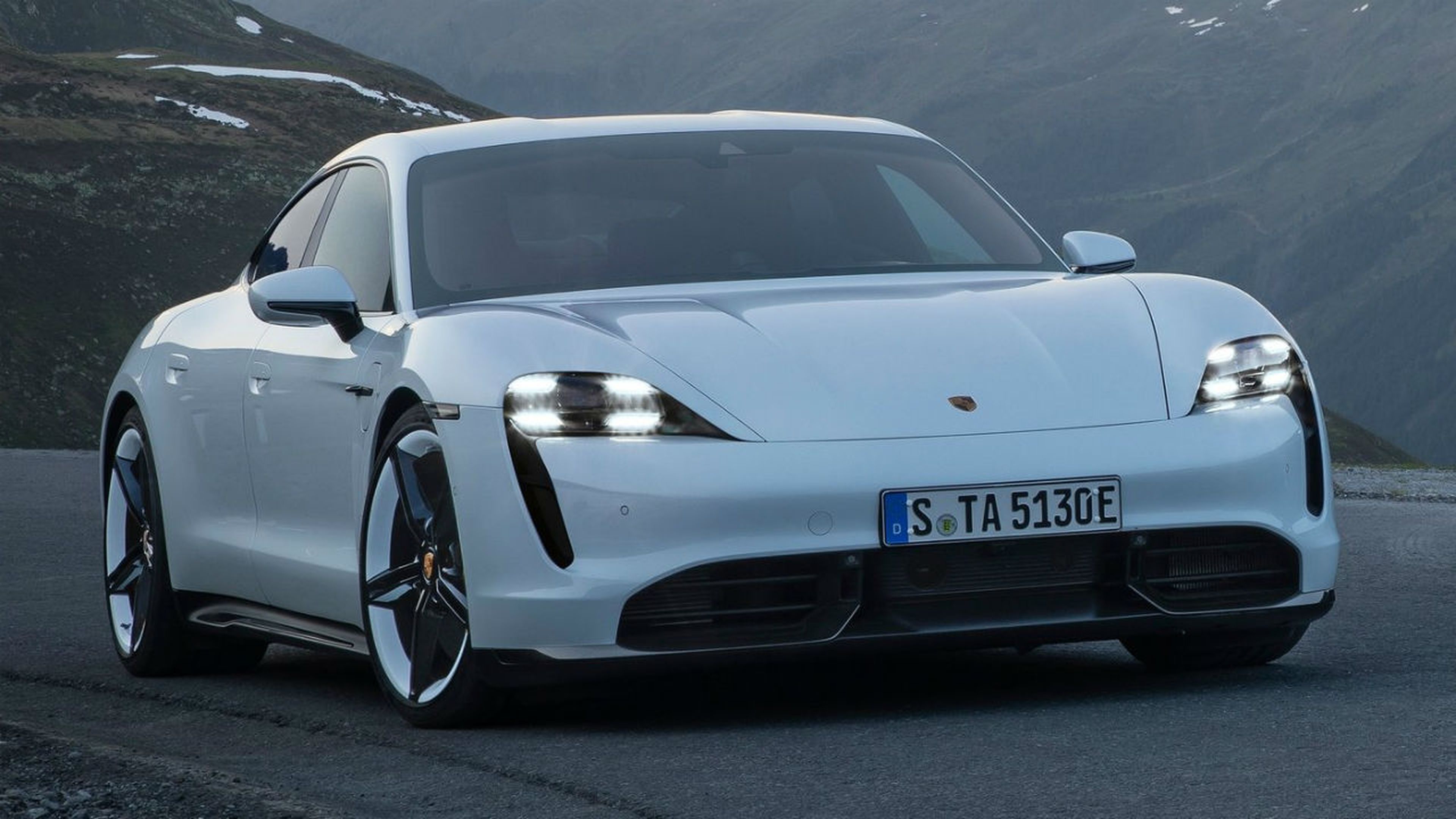 Con el Porsche Taycan la marca alemana entra de lleno en el mercado de los eléctricos.