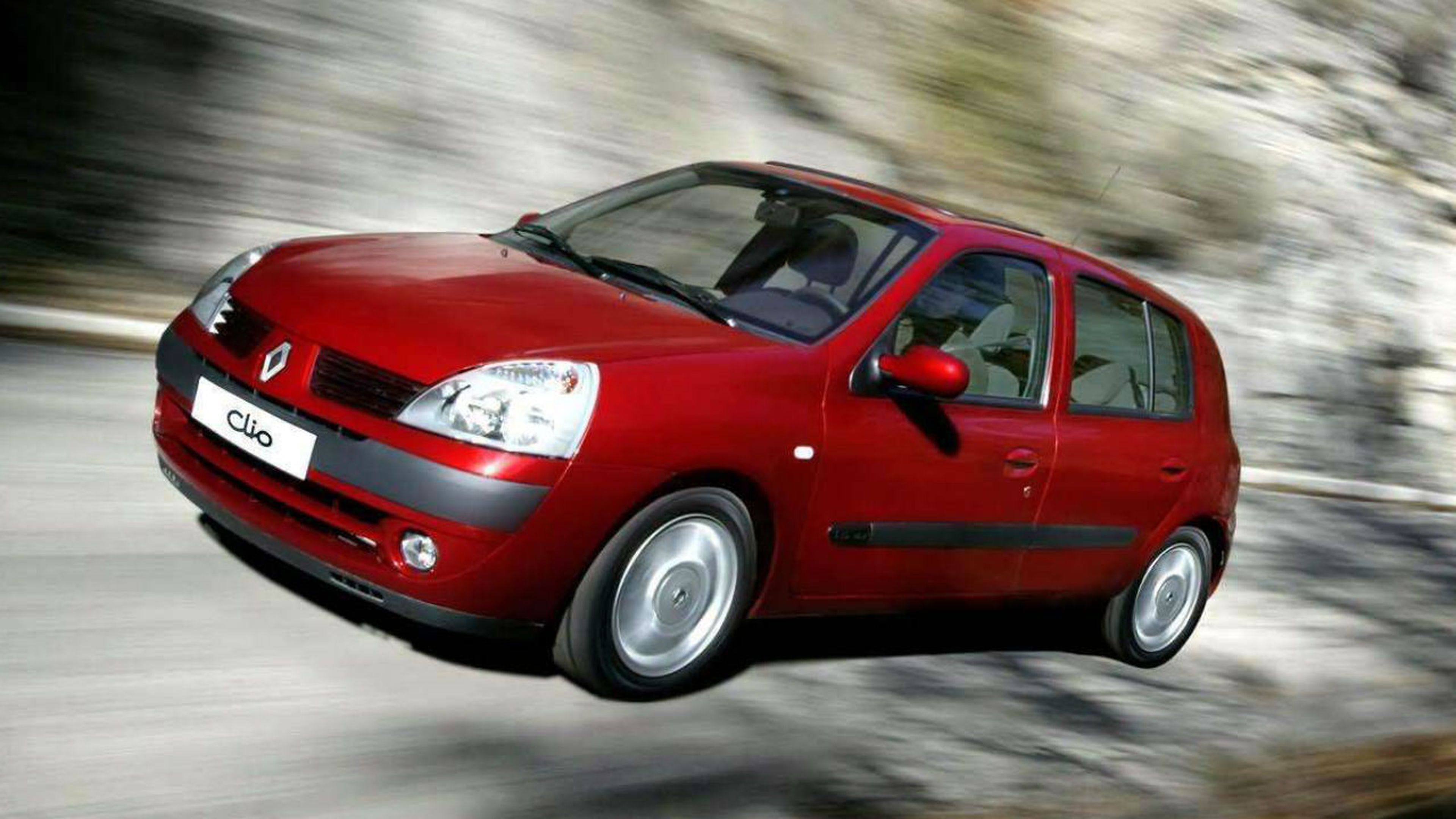 Aún se pueden ver en circulación muchas unidades de la tercera generación del Renault Clio.