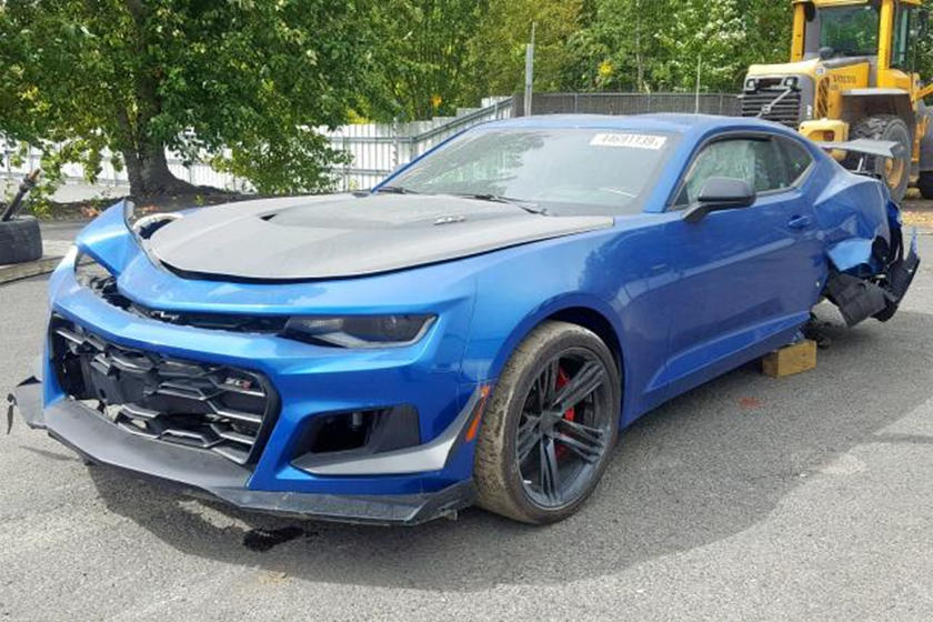 Este Chevrolet Camaro ZL1 de 650 CV ha 'muerto' con tan solo 77 km --  