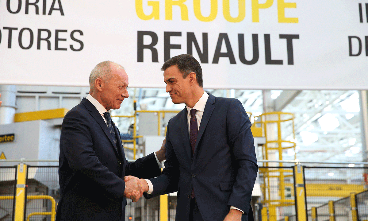 Pedro Sánchez durante una visita a la planta de Renault en Valladolid
